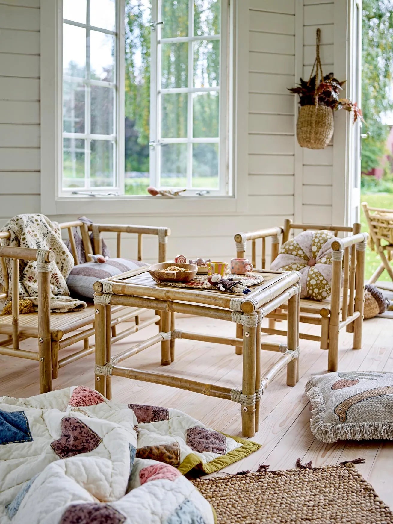 Eleganter Couchtisch aus natürlichem Bambus von Bloomingville, ideal für ein modernes und nachhaltiges Wohnambiente.