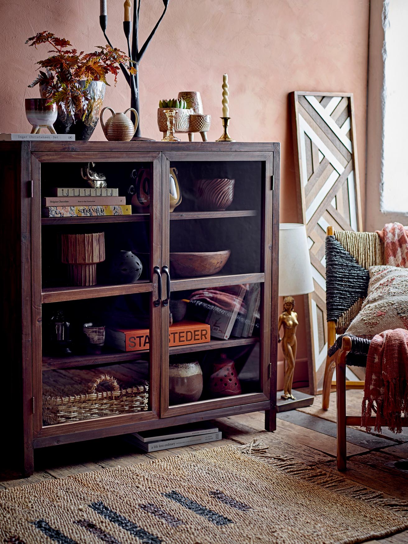 Eleganter Grant Loungesessel aus schwarzem Teakholz von Creative Collection, ideal für stilvolle und moderne Einrichtungen.