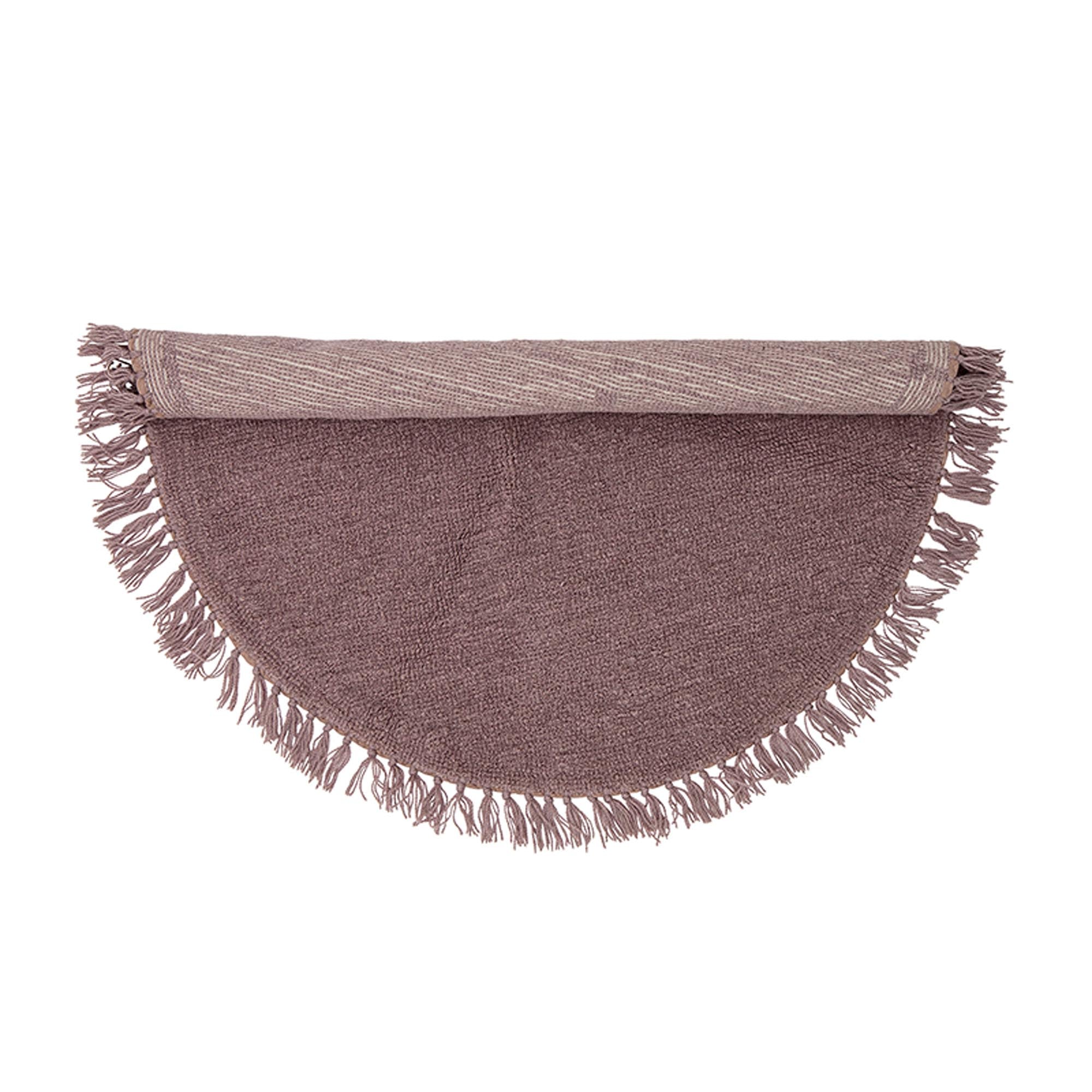 Eleganter lila Lenea Teppich von Bloomingville, gefertigt aus 100 % Wolle. Ideal für ein warmes Raumklima und stilvolle Akzente in jedem Raum.