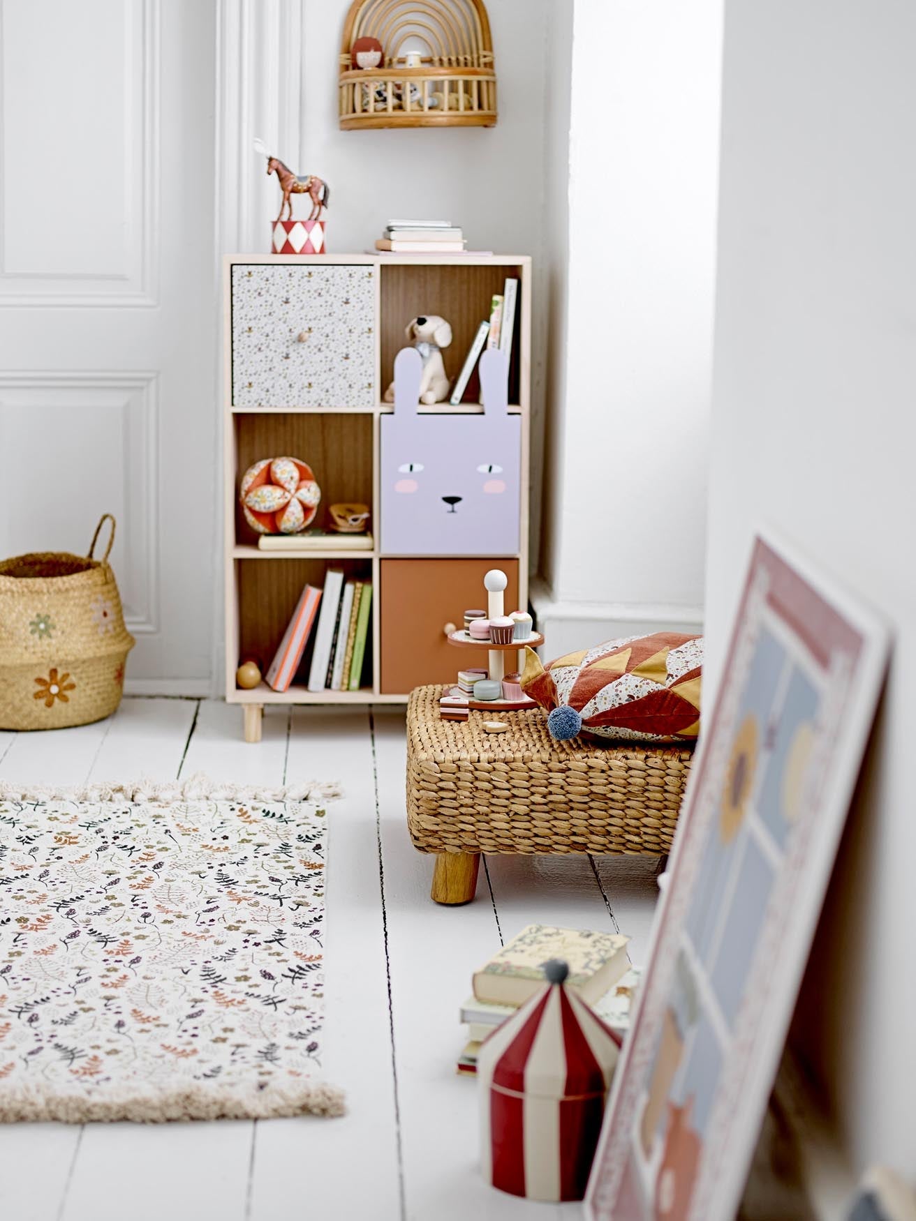 Flor Deko, Rot: Charmante Polyresin-Blume von Bloomingville Mini.