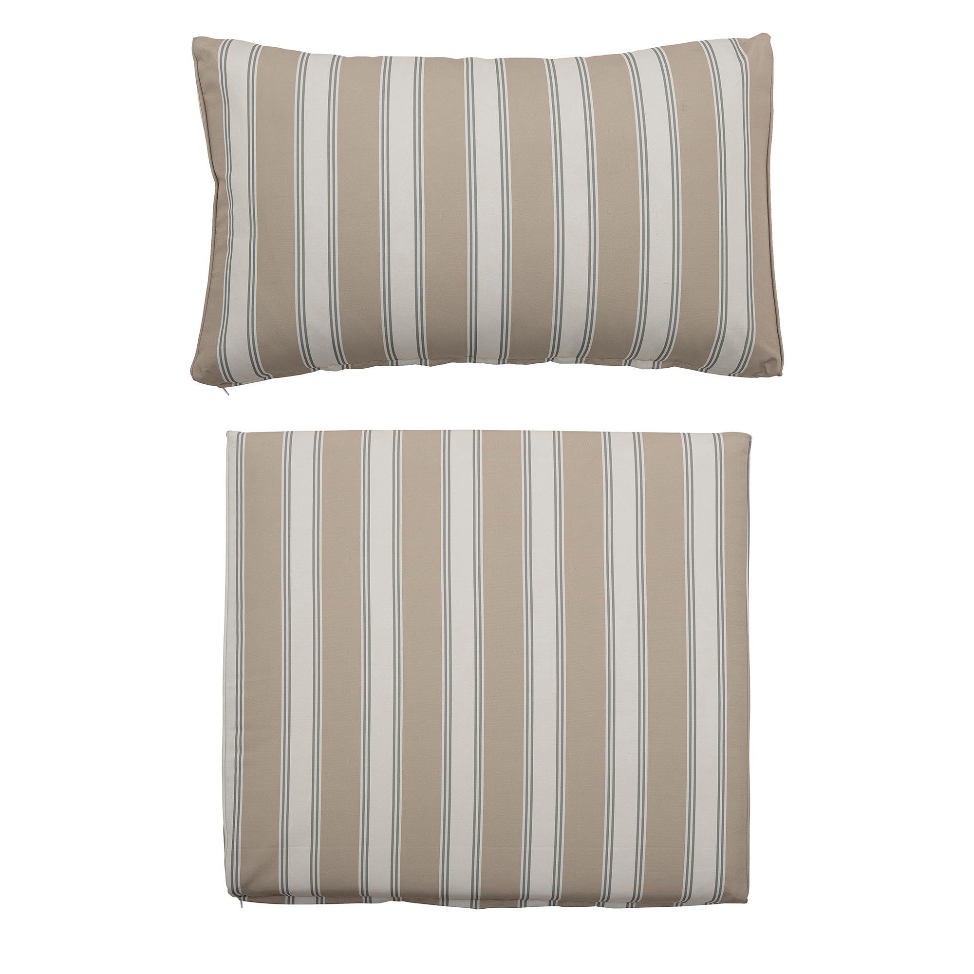 Entdecken Sie die Mundo Kissenbezüge von Bloomingville in elegantem Grün. Hergestellt aus strapazierfähigem Polyester, ideal für stilvolle Akzente in jedem Raum.