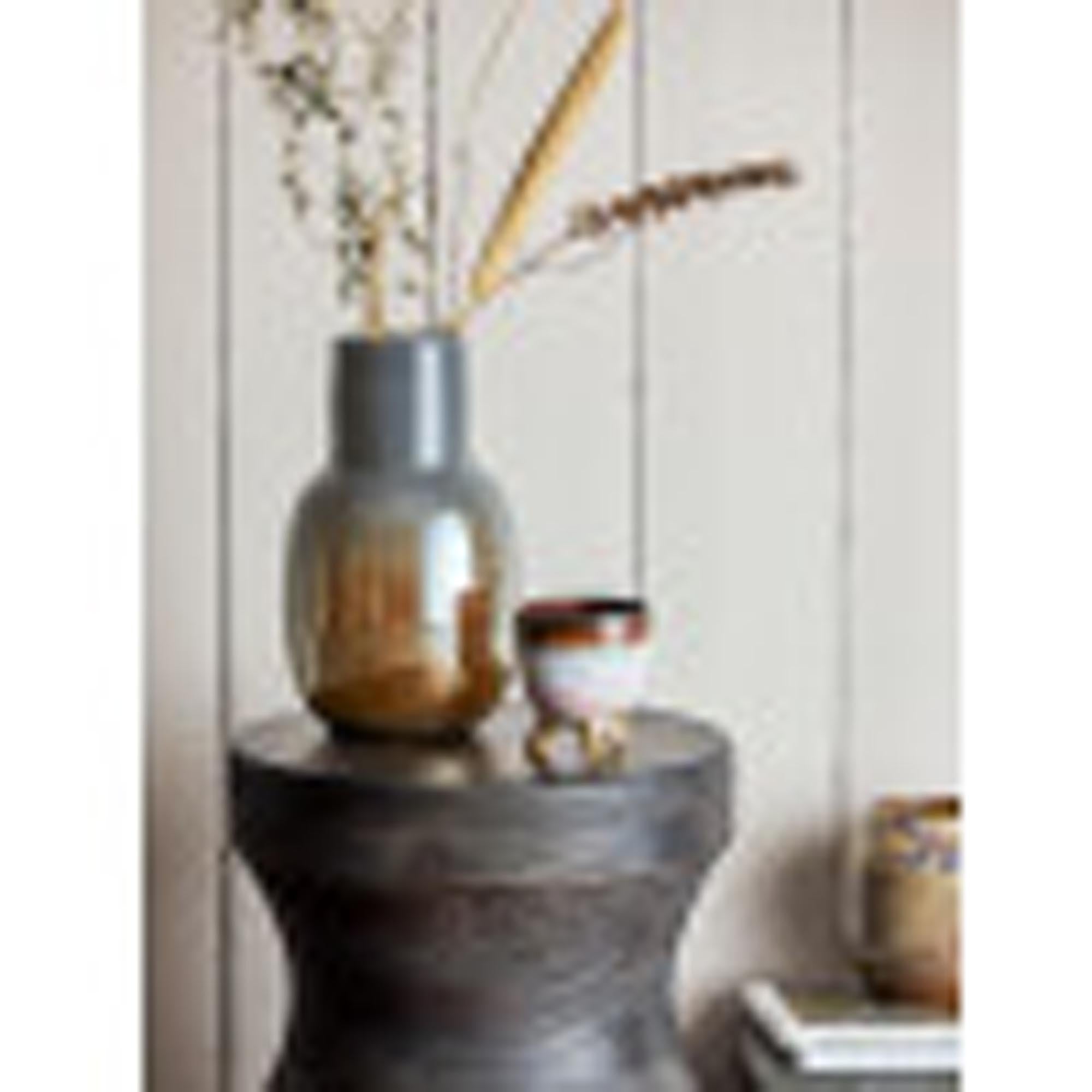 Mewan Vase, Braun, Glas in Brown präsentiert im Onlineshop von KAQTU Design AG. Vase ist von Bloomingville