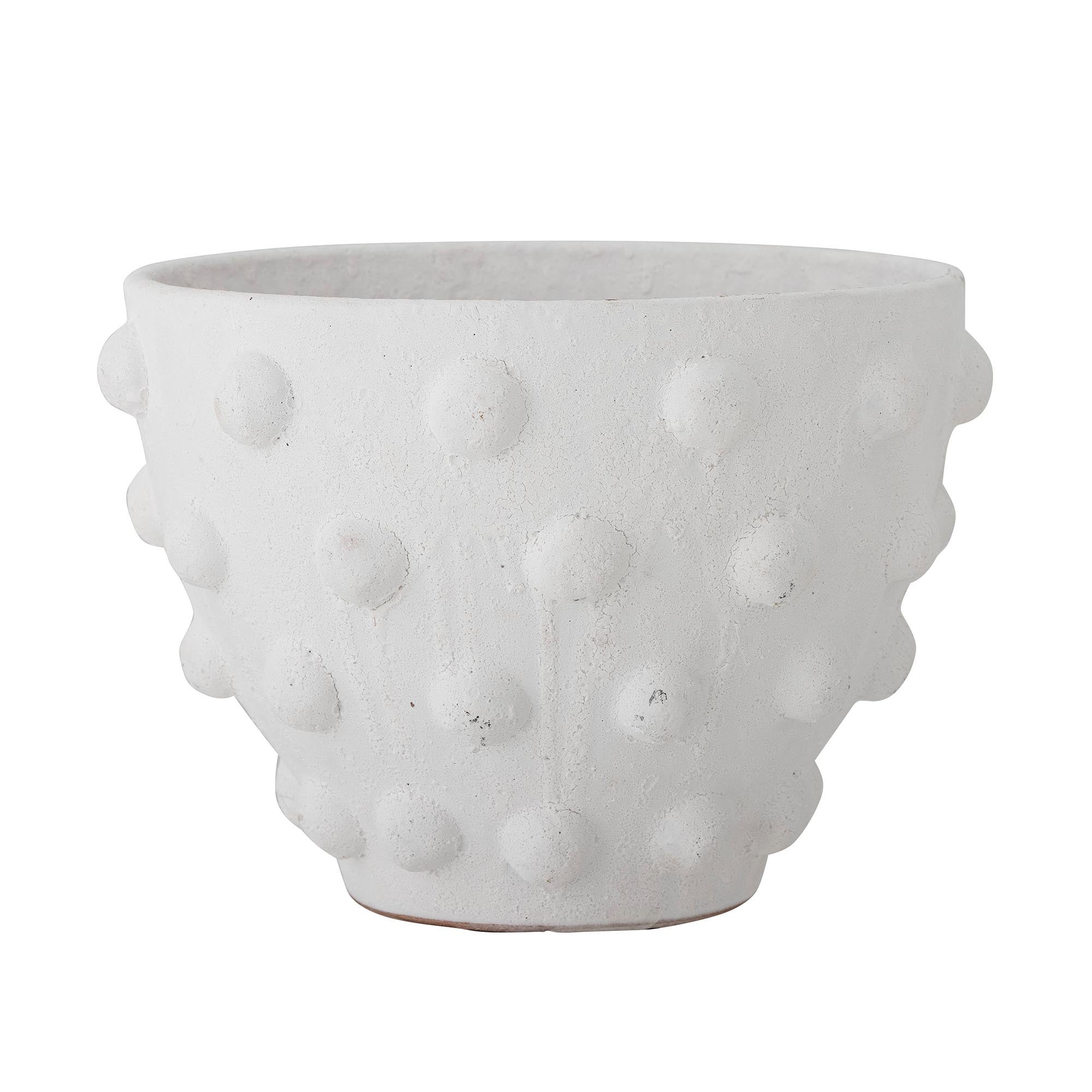 Der Rokiya Deko-Blumentopf von Bloomingville aus weisser Terrakotta besticht durch 3D-Pünktchen und fördert Wurzelwachstum.