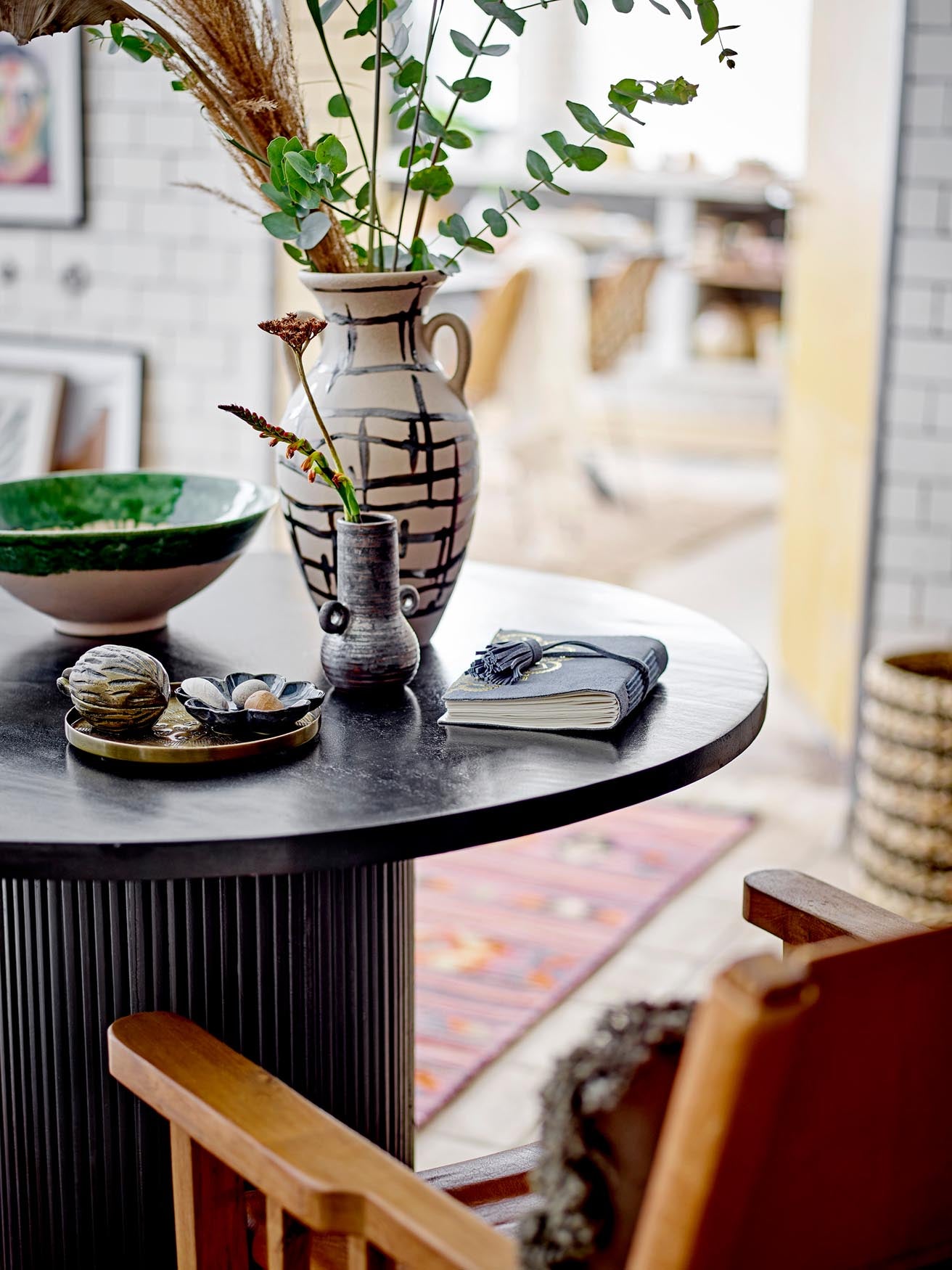 Casaya Vase, Braun, Steingut in Brown präsentiert im Onlineshop von KAQTU Design AG. Vase ist von Bloomingville