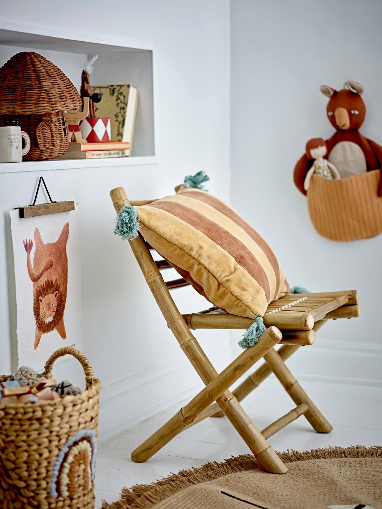 Toto Wandkorb, Braun, Leinen in Brown präsentiert im Onlineshop von KAQTU Design AG. Aufbewahrungskorb ist von Bloomingville Mini