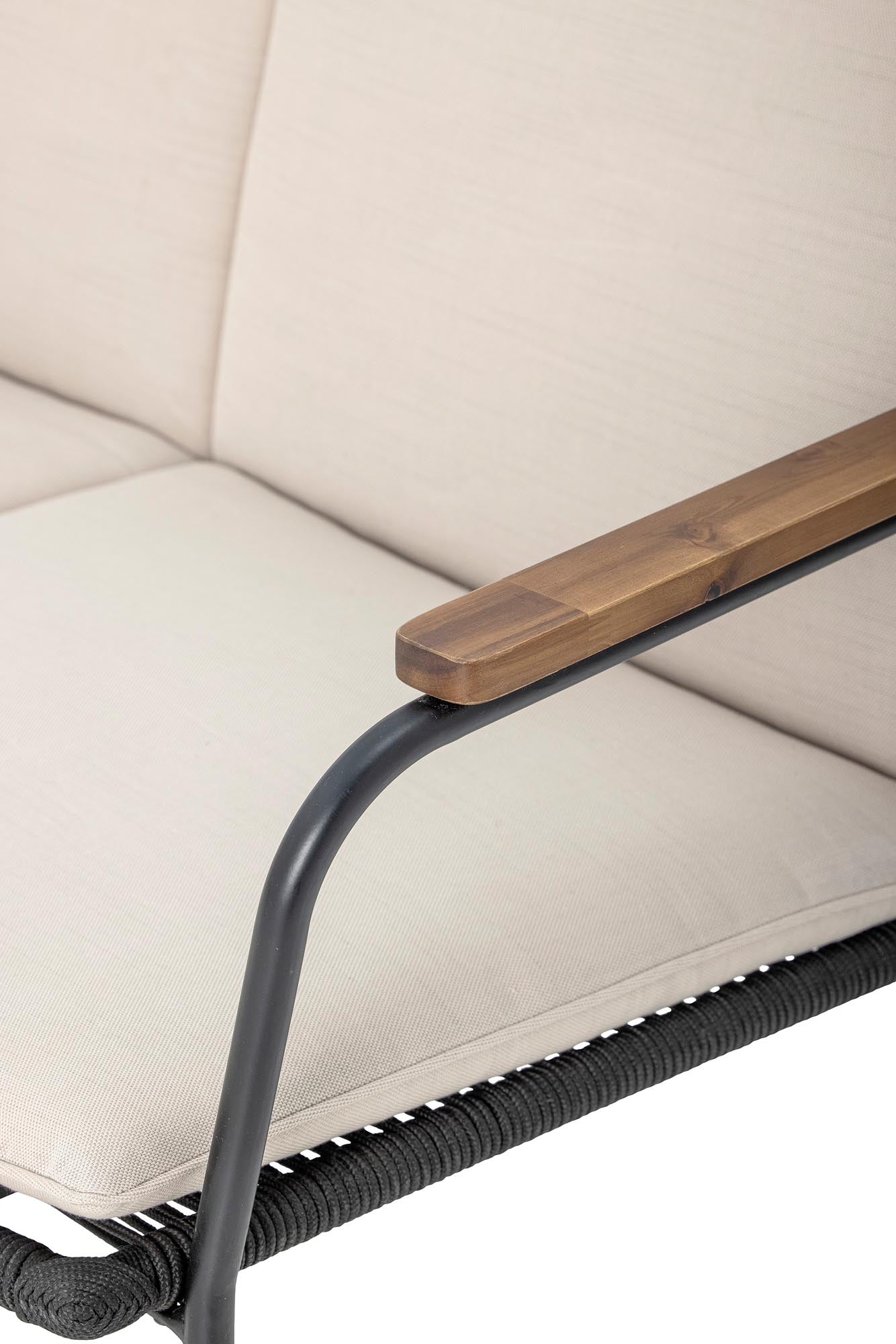 Stilvolles Bloomingville Hampton Sofa, schwarzer Metallrahmen.