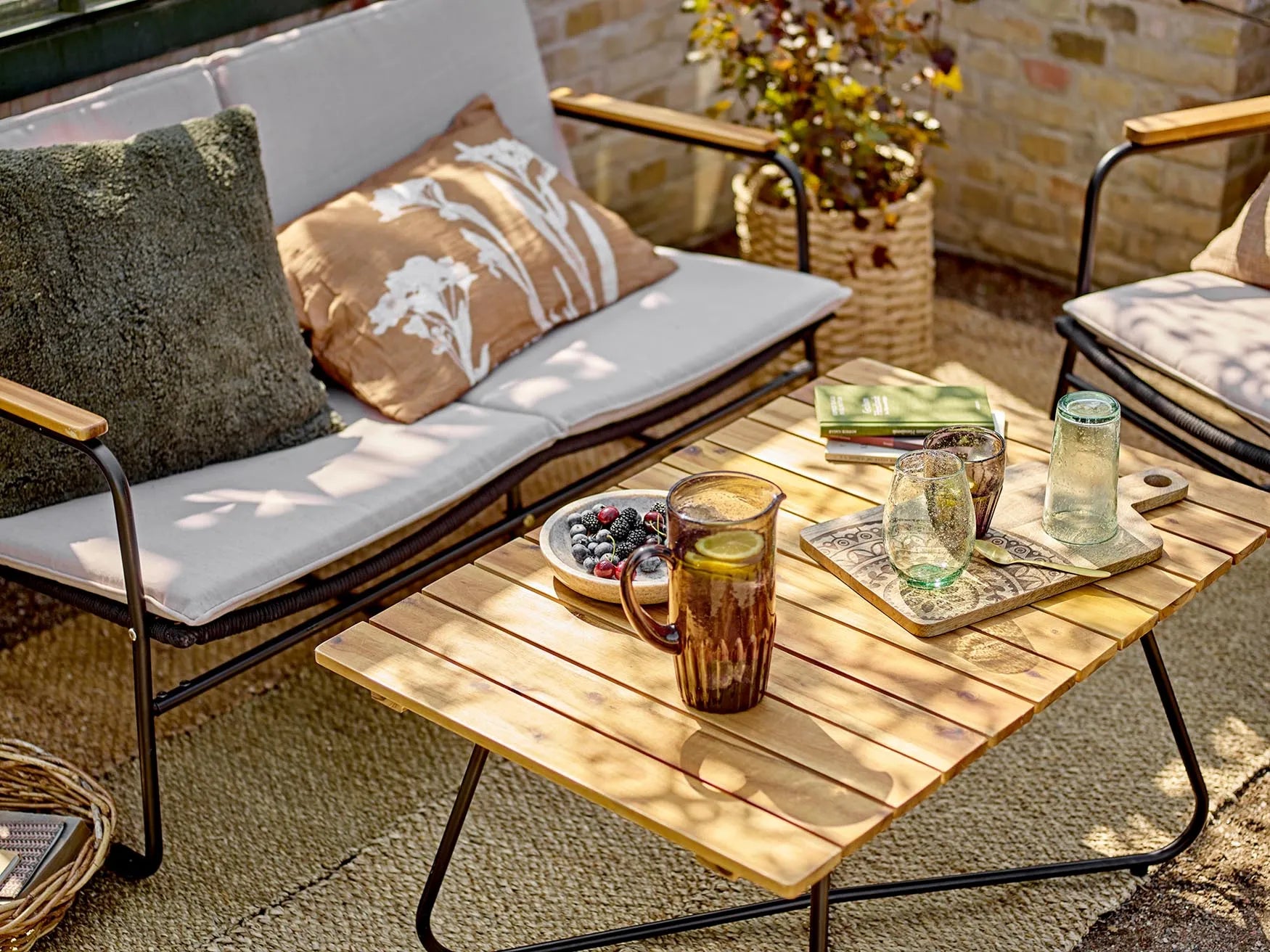 Hampton Tisch, Braun, Akazie, Beistelltisch Outdoor, KAQTU Design