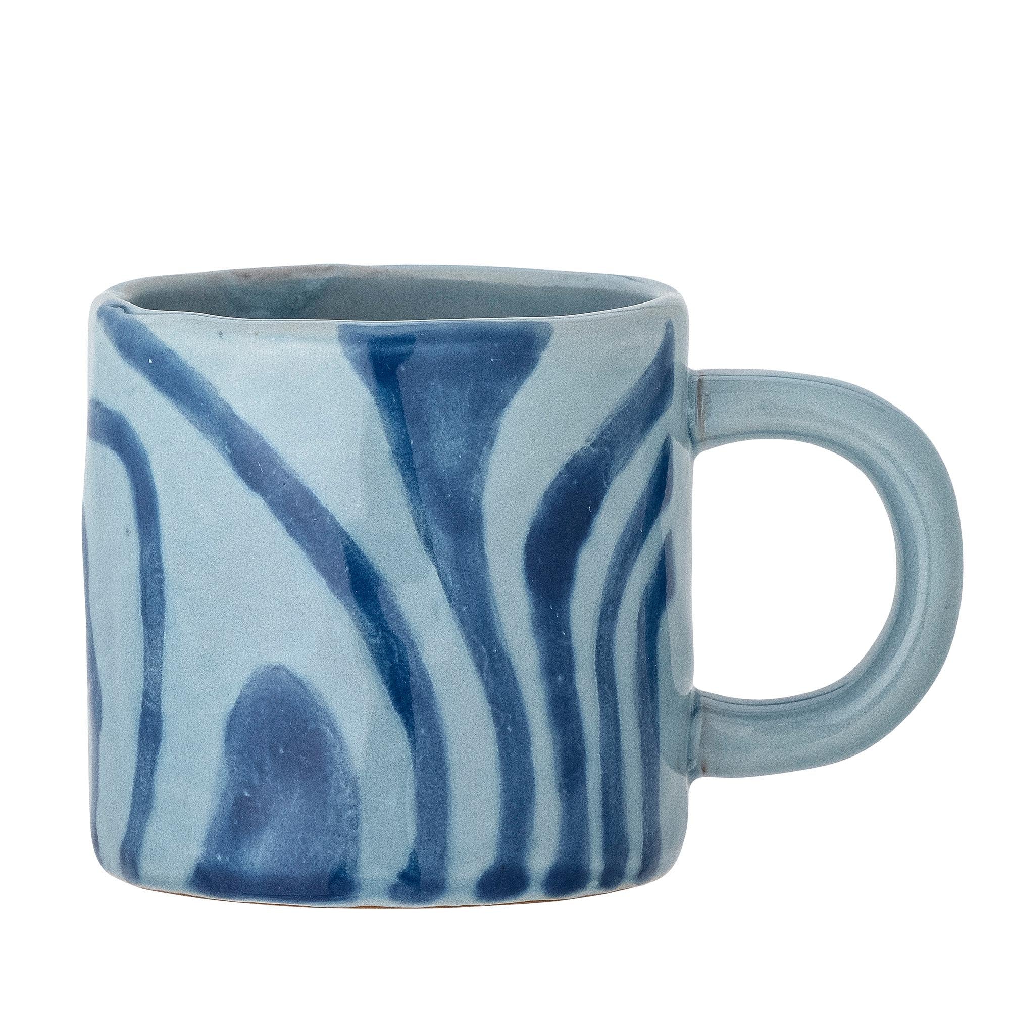 Ninka Becher, Blue, Steingut in Blue präsentiert im Onlineshop von KAQTU Design AG. Glas ist von Bloomingville