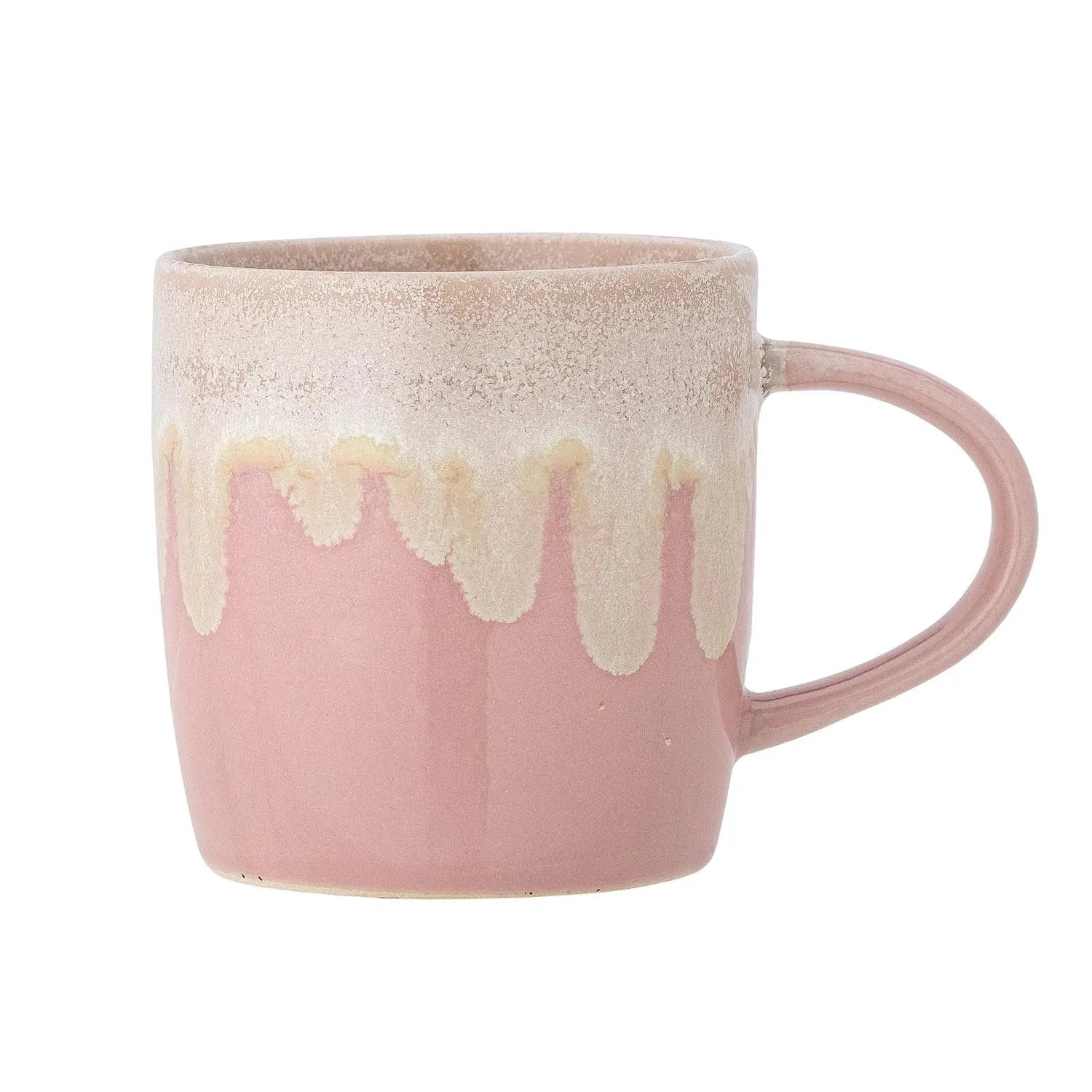 Elegante Louisa Tasse aus rosa Steingut von Bloomingville: robust, einzigartig, spülmaschinenfest. Perfekt für Kaffee oder Tee.