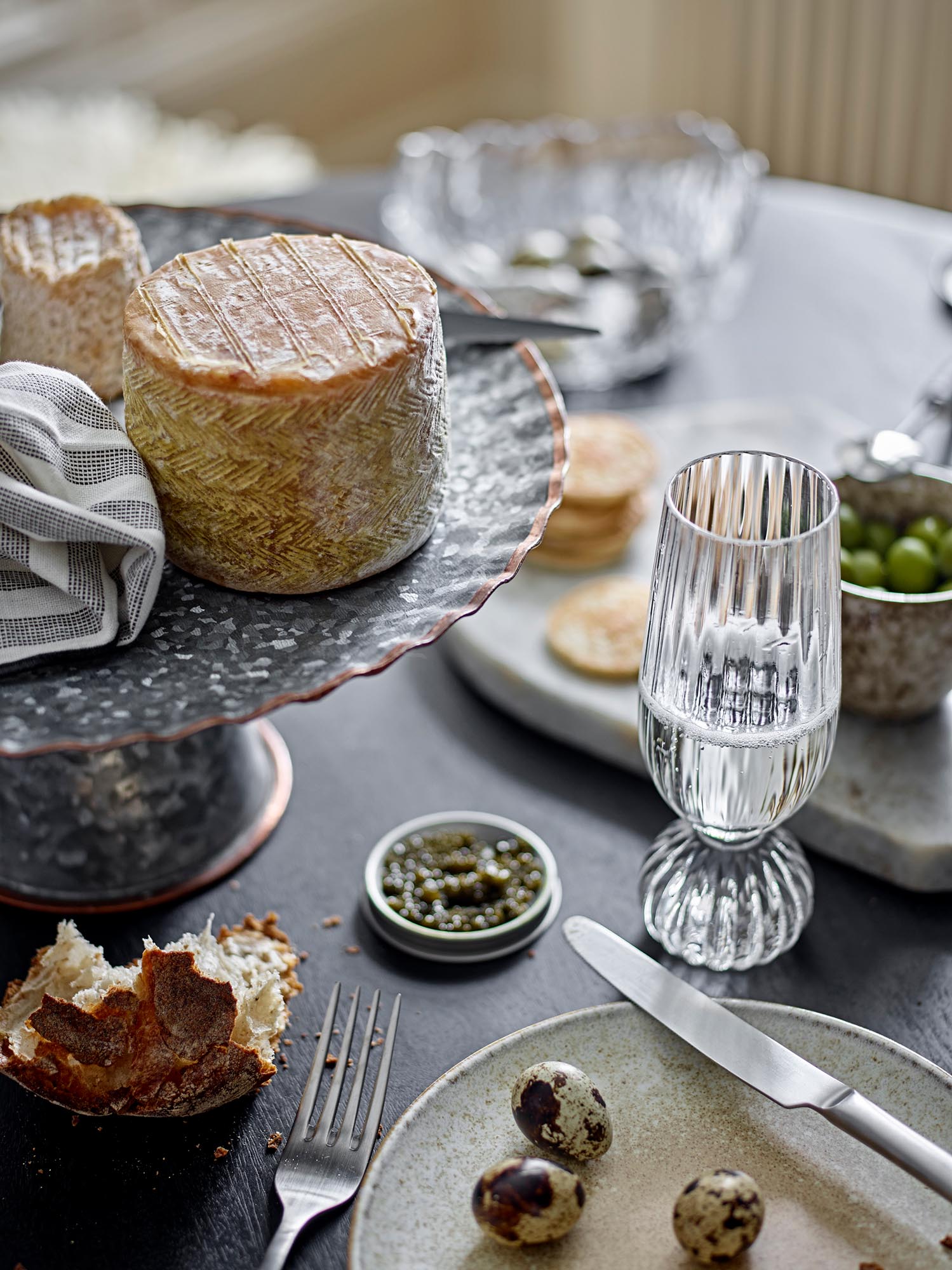 Stilvolles Taurin Champagnerglas aus klarem Glas von Bloomingville, perfekt für elegante Feiern und exklusiven Champagnergenuss.
