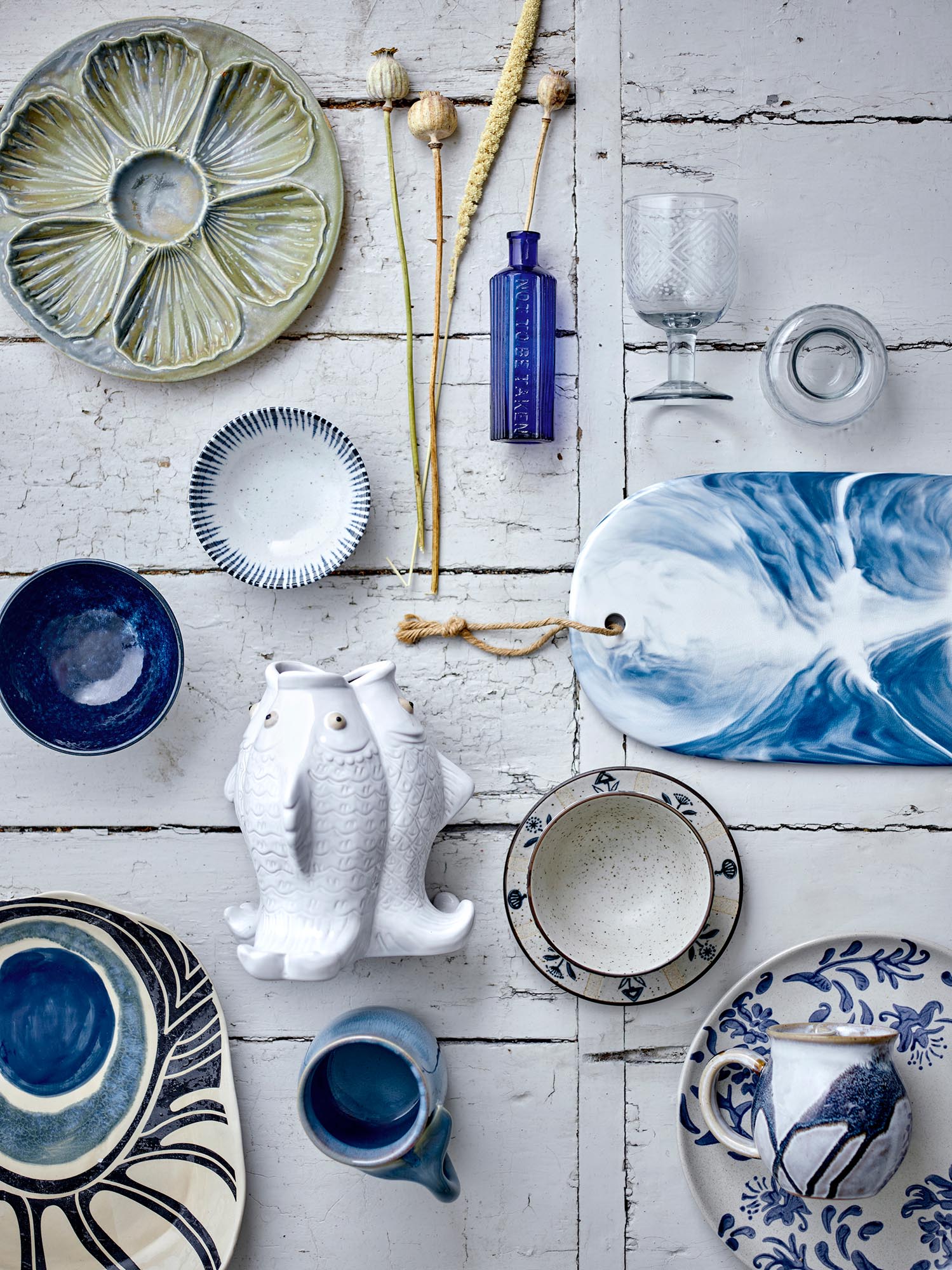 Elegantes Yamato Tablett aus Steingut in Blau von Creative Collection, ideal für stilvolle Präsentationen und Dekoration.