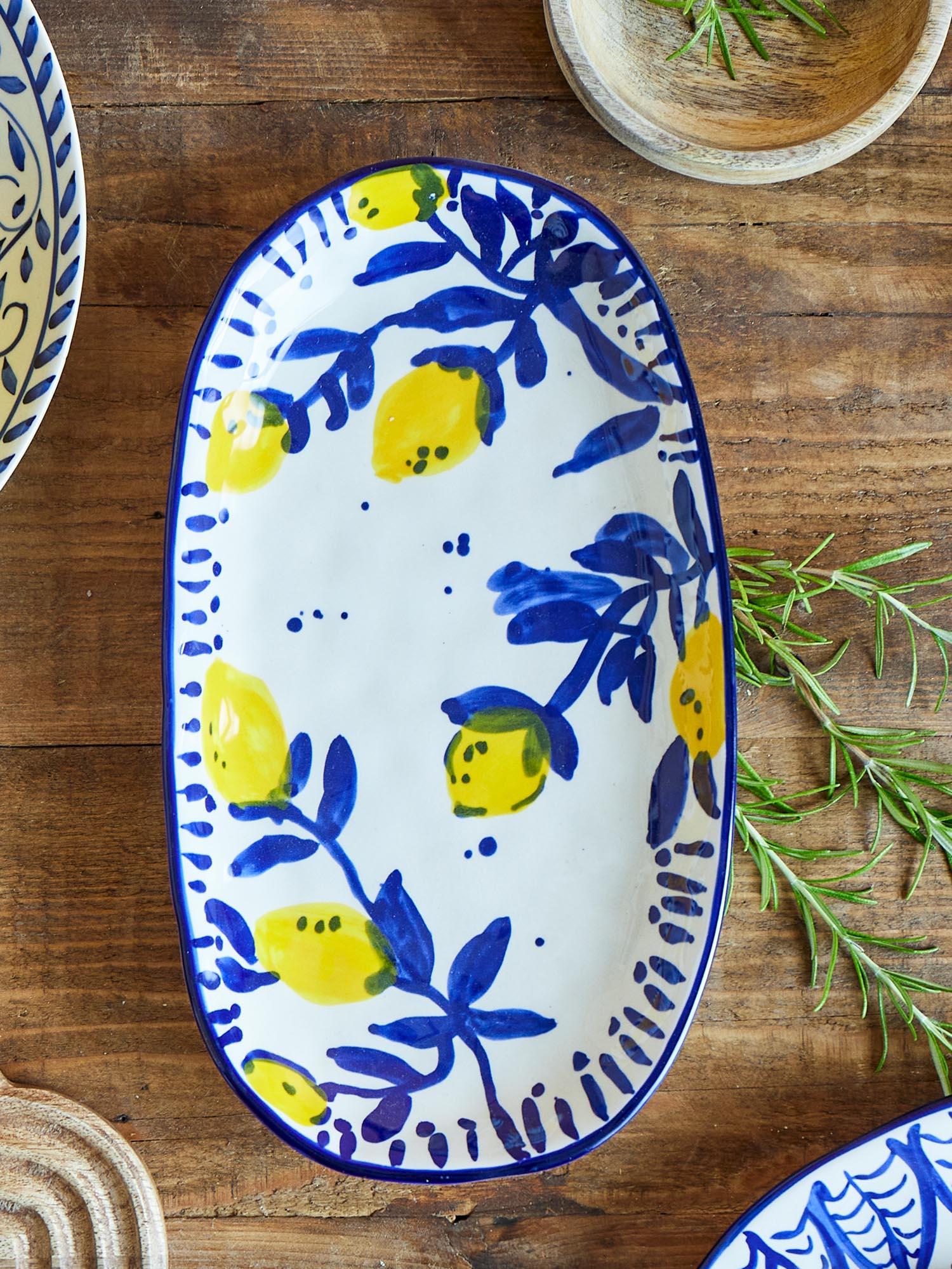 Elegante Maxima Servierplatte aus Steingut in Blau von Creative Collection, ideal für stilvolles Servieren und Dekorieren.