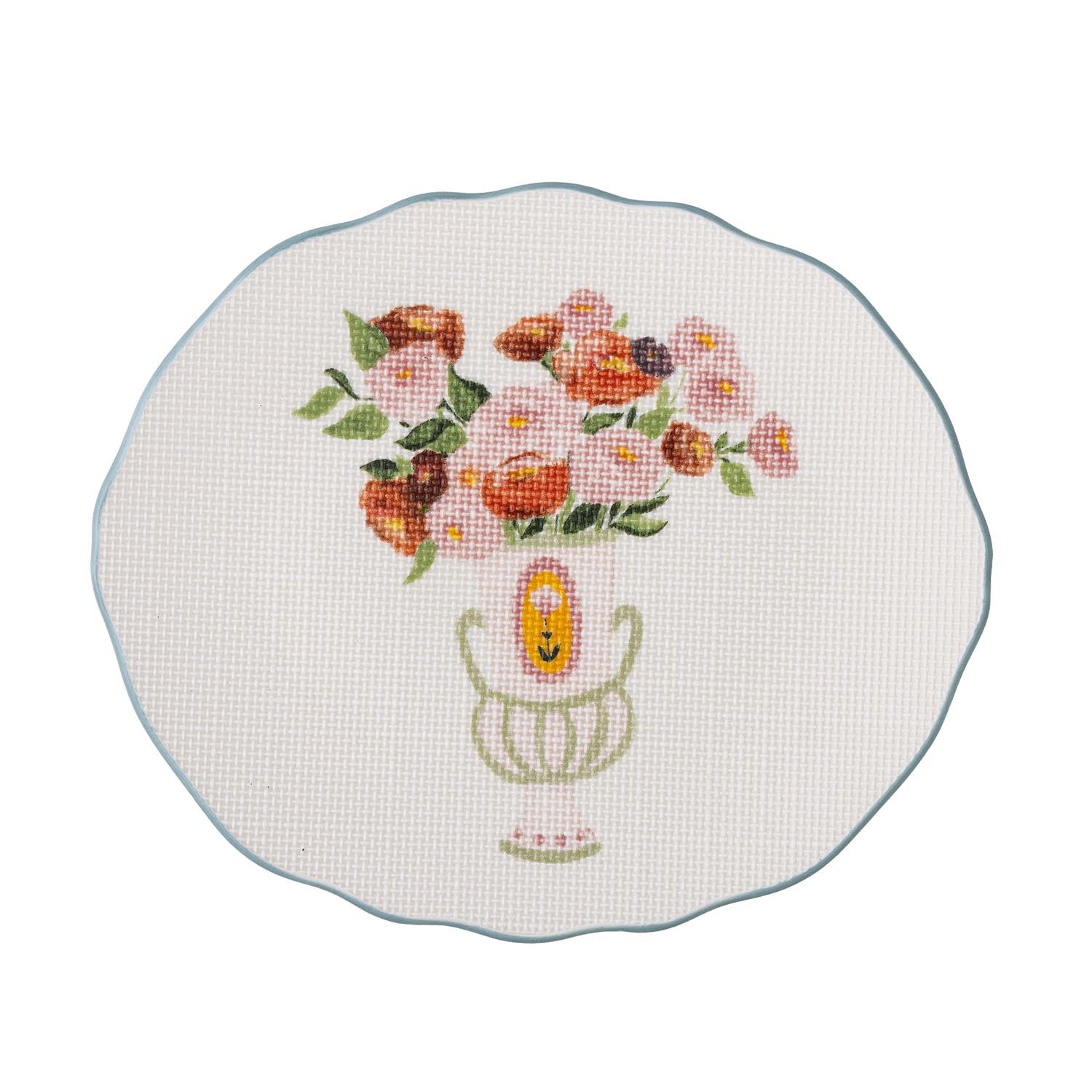 Die Dorothy Teller von Bloomingville aus blauem Steingut besticht durch ihr elegantes Design und ergänzt jede Tischdekoration perfekt.