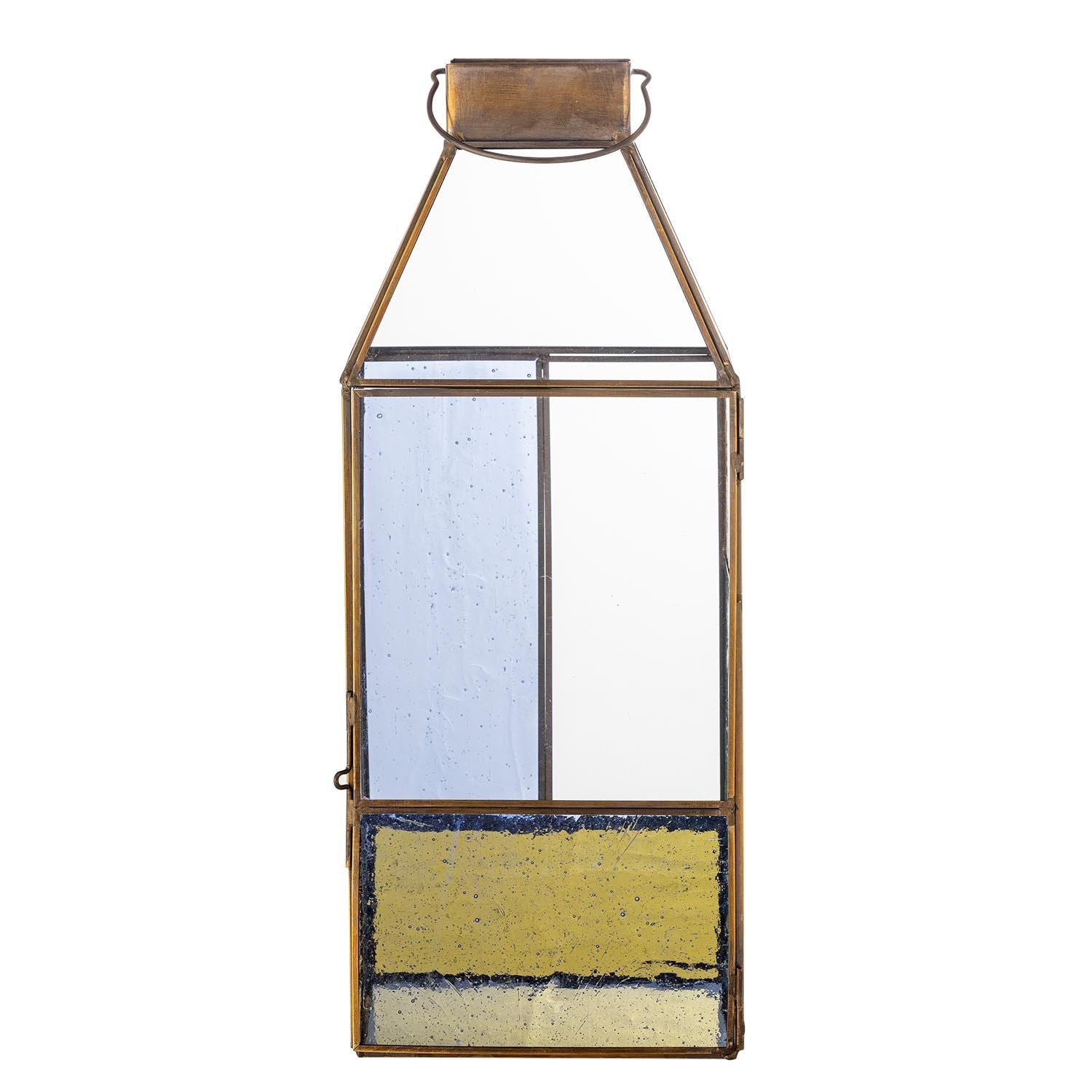 Die Drew Laterne von Bloomingville vereint edles Kupfer und transparentes Glas, ideal für eine elegante und gemütliche Raumgestaltung.