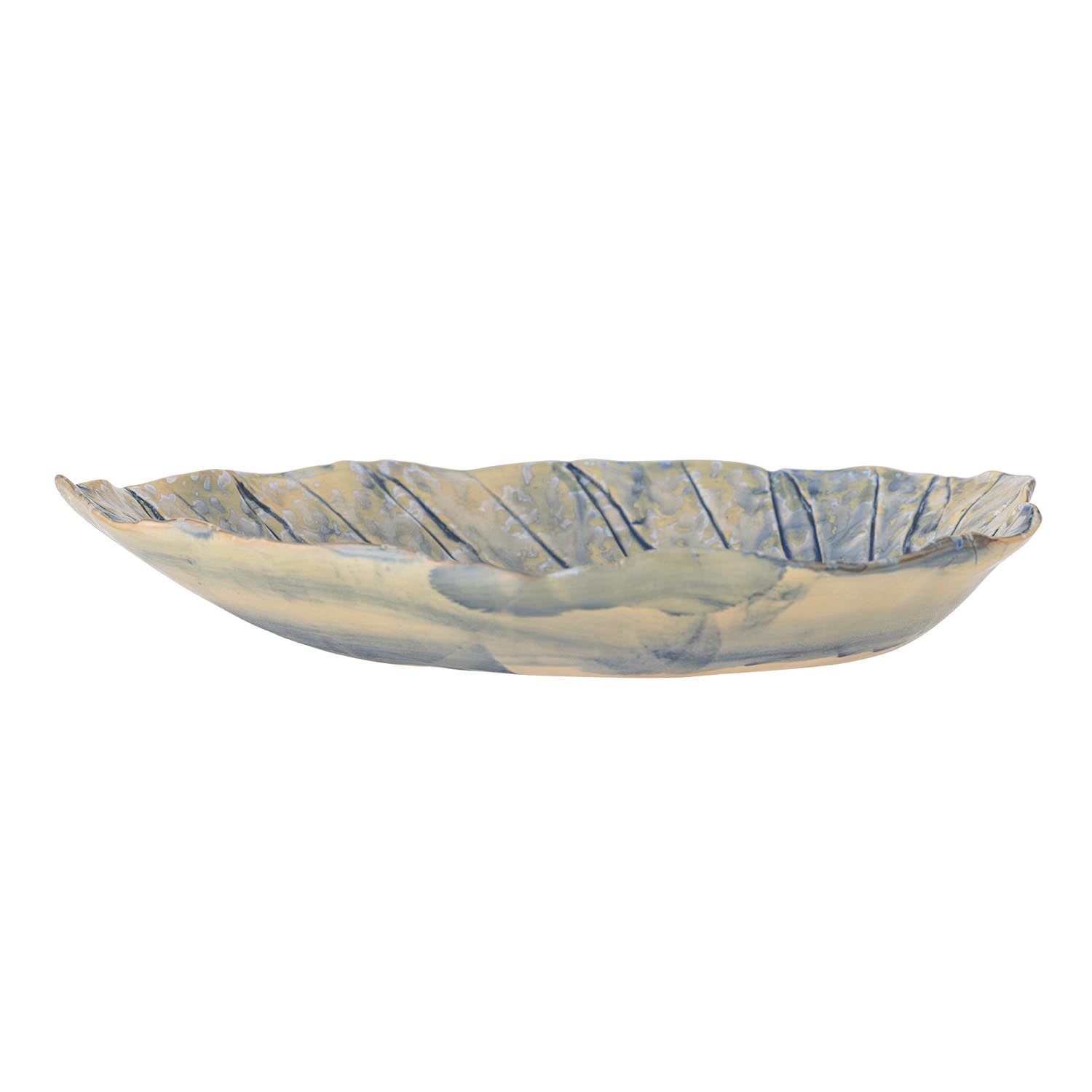 Die Rowan Servierplatte aus blauem Steingut von Creative Collection vereint stilvolles Design mit praktischer Vielseitigkeit.