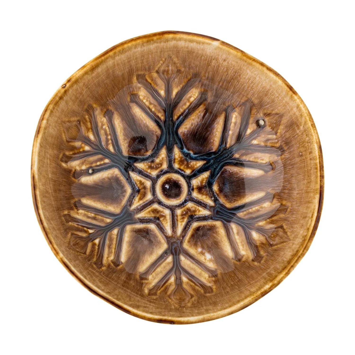 Die Acco Schale von Bloomingville aus braunem Steingut besticht durch ihr natürliches Design und ist ideal für den modernen Haushalt.