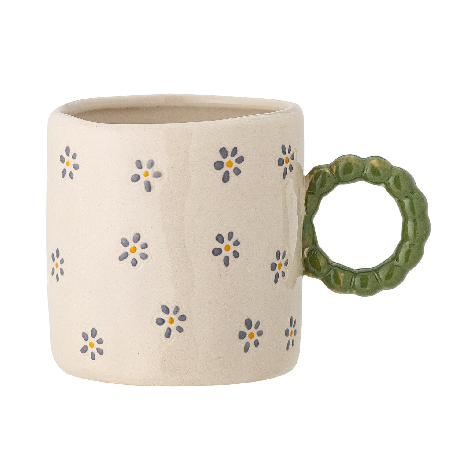 Die Dorthea Tasse aus weißem Steingut von Bloomingville MINI vereint robustes Material mit handbemaltem Charme für täglichen Genuss.
