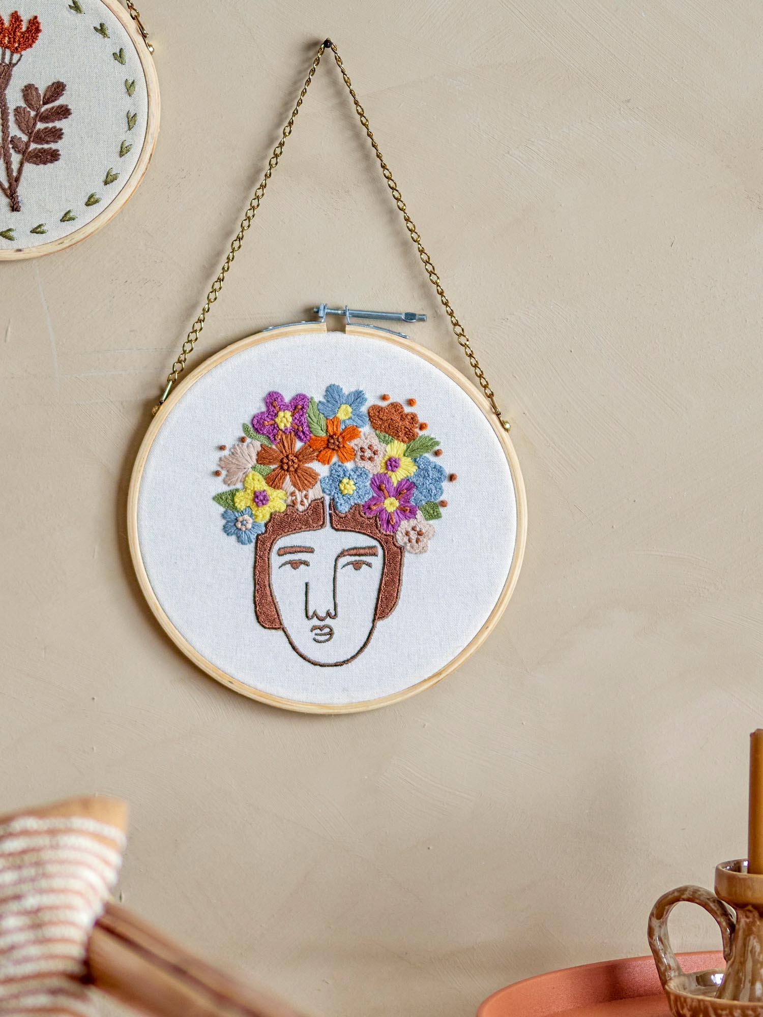 Cambiano Wanddekoration, Braun, Baumwolle in Braun präsentiert im Onlineshop von KAQTU Design AG. Kunstgegenstände ist von Bloomingville