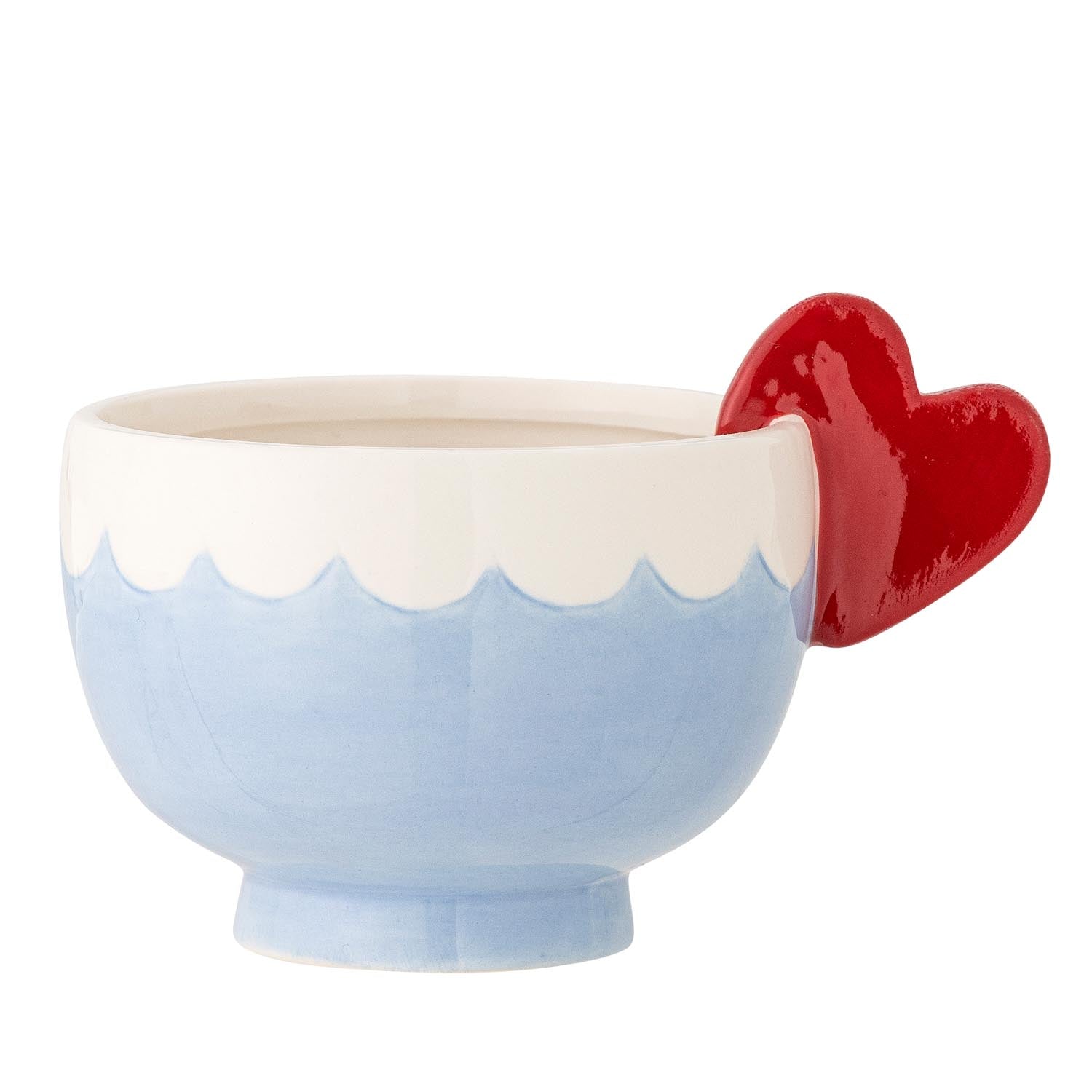 Die Lively Tasse von Bloomingville aus blauem Steingut besticht durch ihr stilvolles Design und ist ideal für den täglichen Gebrauch.