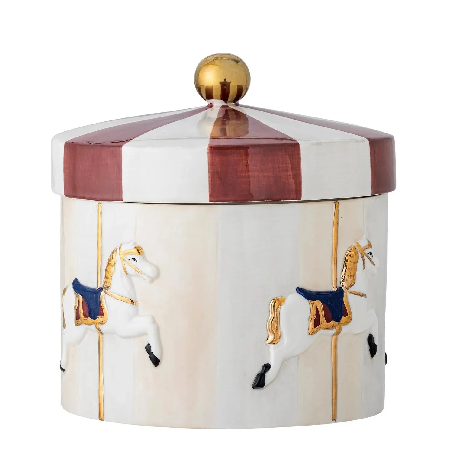 Das rote Merry-go-round Gefäß aus Steingut von Bloomingville besticht durch handbemaltes Karussellmuster und goldene Details. Ideal für Lebensmittel.