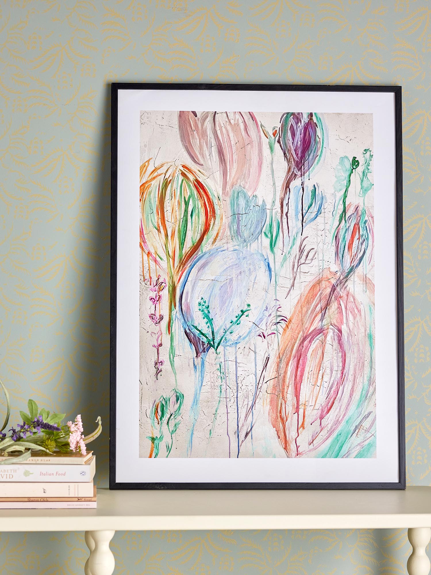 Elegante Francine Illustration in schwarzem Rahmen aus Kiefernholz von Bloomingville, ideal für stilvolle Wohnräume.