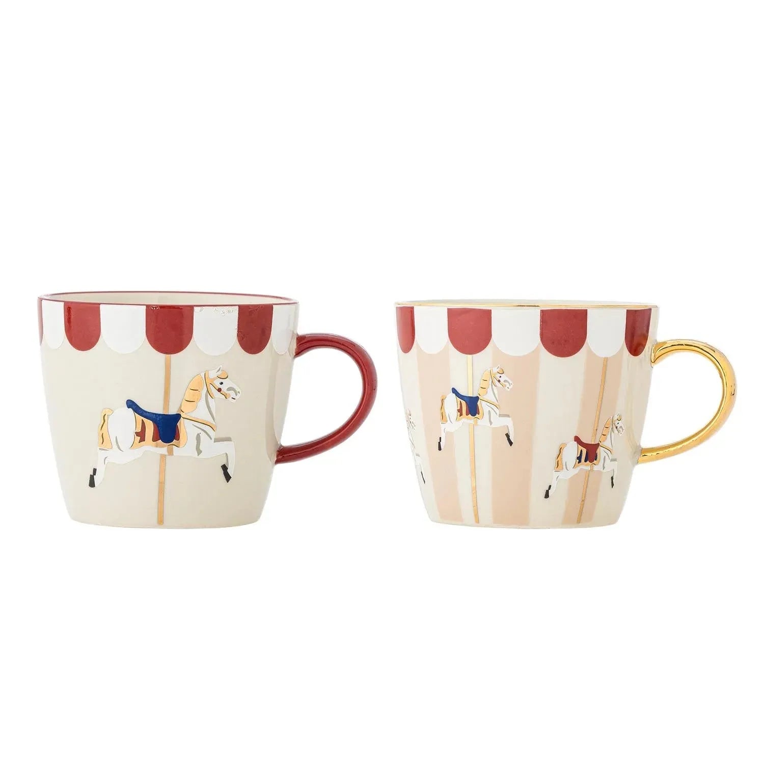 Der rote Merry-go-round Becher von Bloomingville aus Steingut besticht durch festliches Karussellmuster und goldenen Akzent.