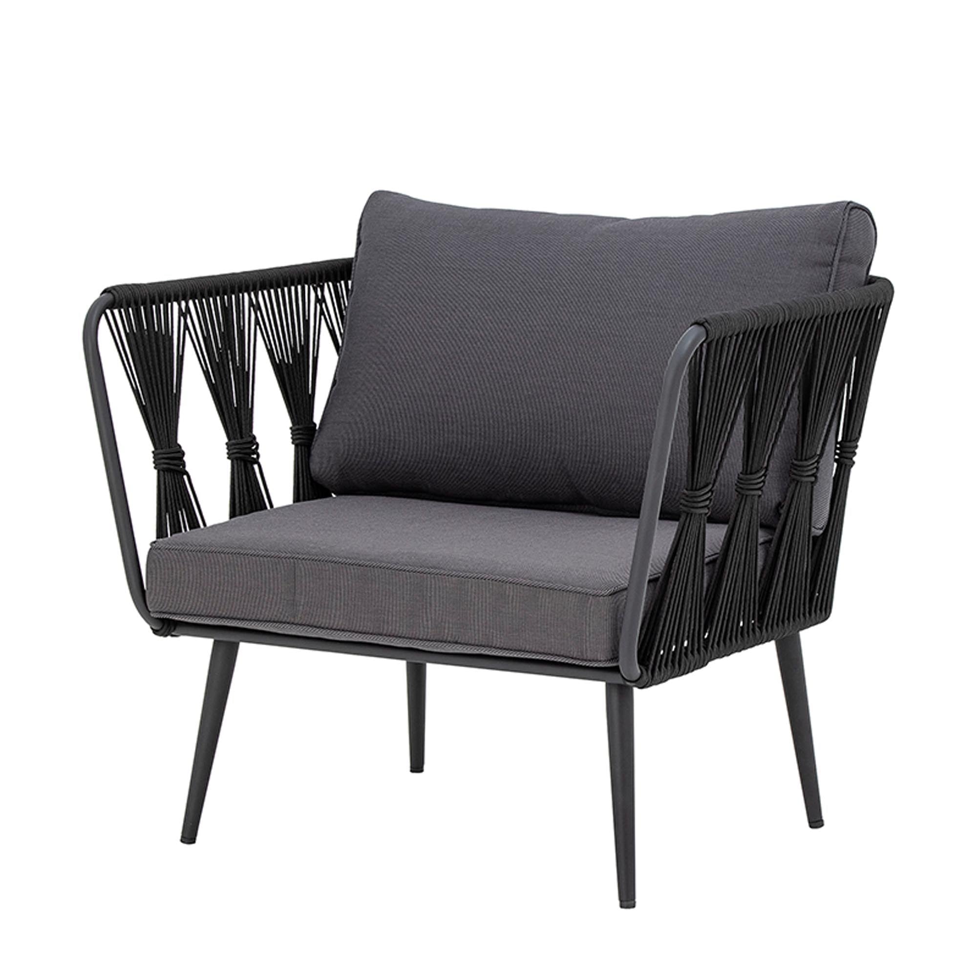 Stilvoller schwarzer Pavone Loungesessel aus Metall von Bloomingville.