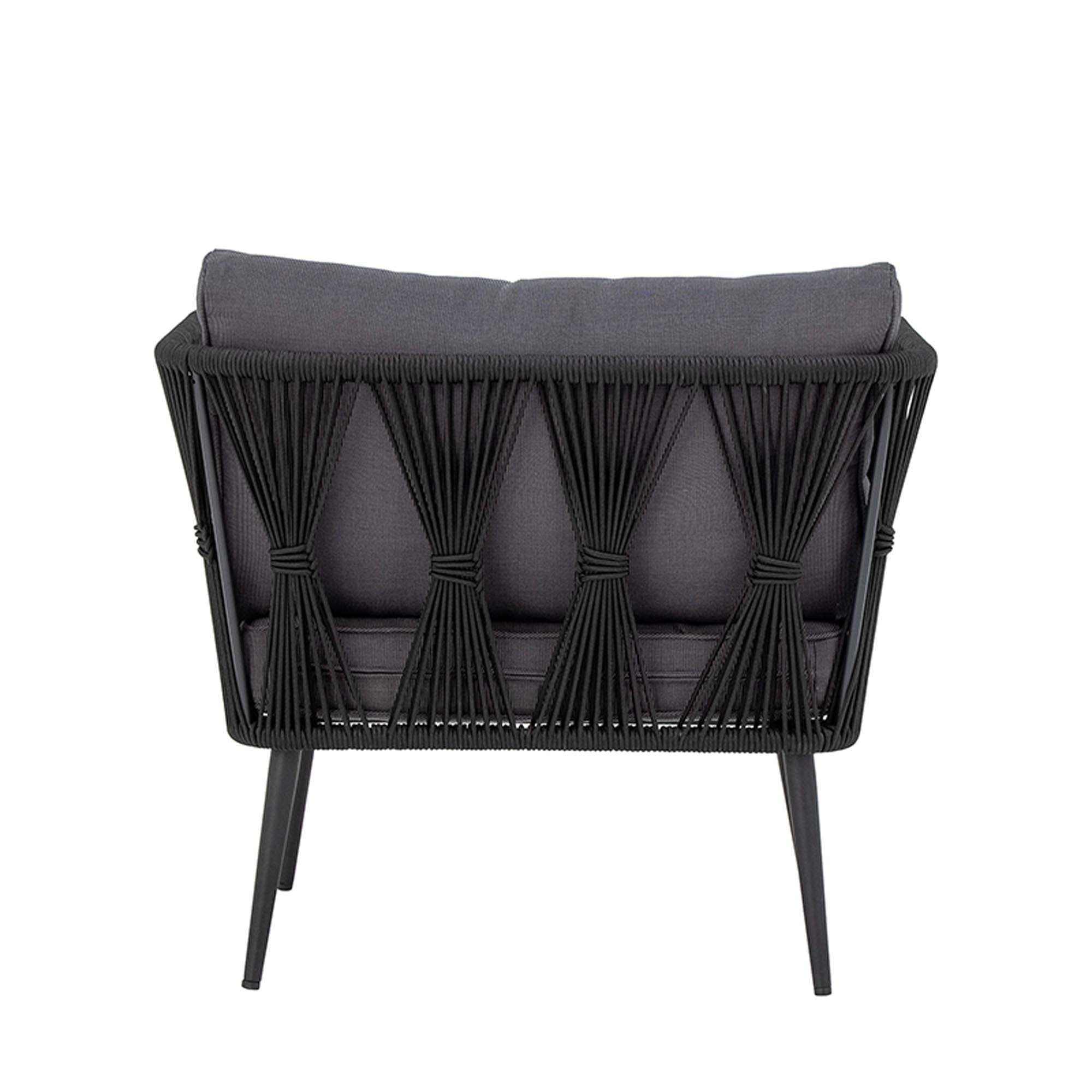 Stilvoller Pavone Loungesessel aus robustem, schwarzem Metall von Bloomingville. Ideal für entspannte Stunden im Freien.