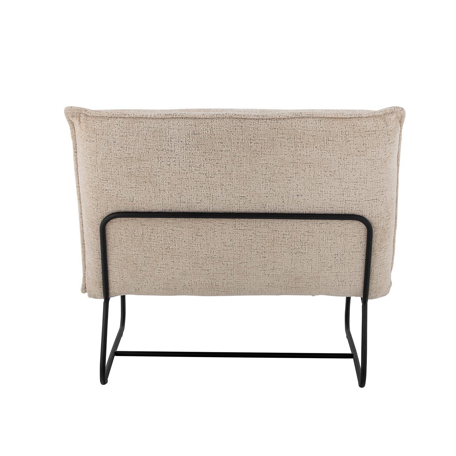 Eleganter Cape Loungesessel von Bloomingville, gefertigt aus recyceltem Polyester in Natur, ideal für stilvolle und umweltbewusste Räume.