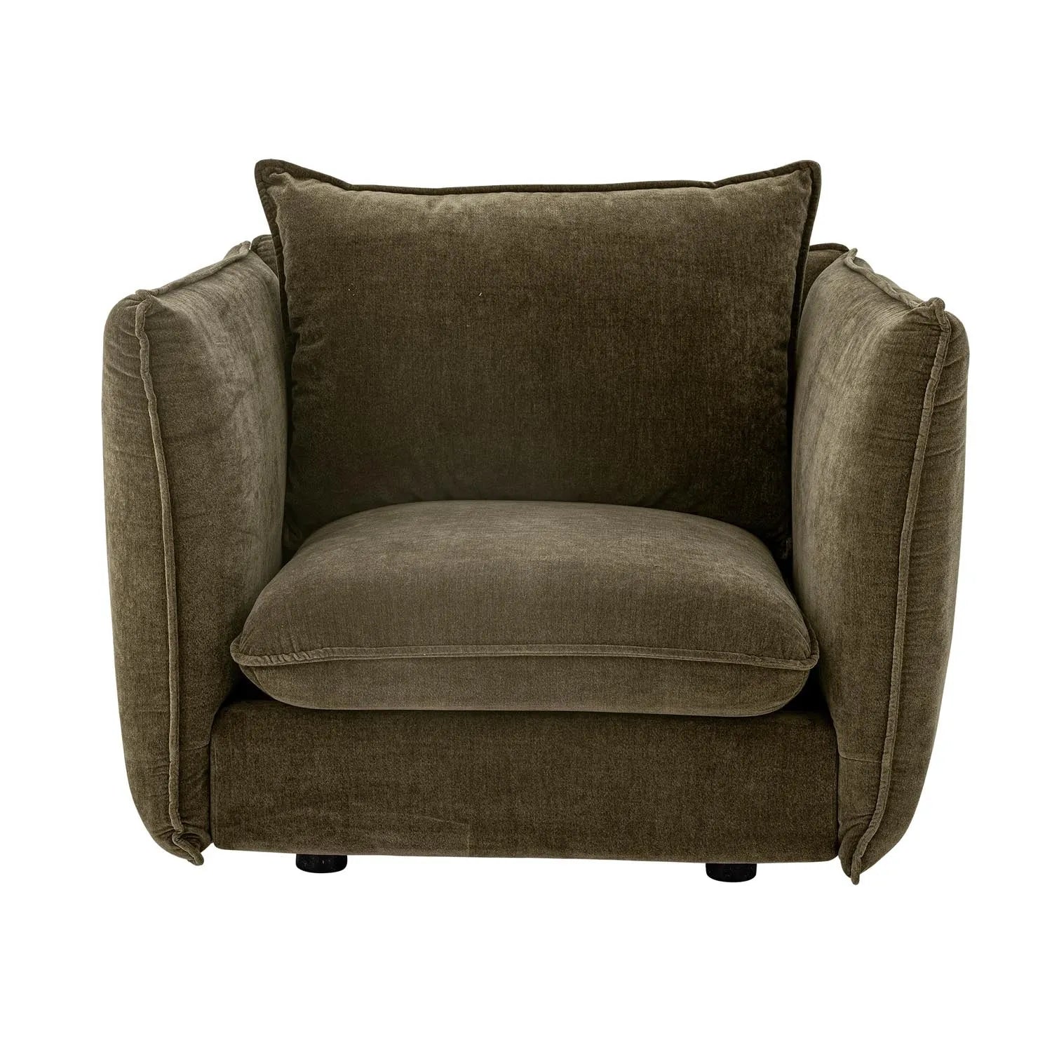 Der Austin Loungesessel in Grün von Bloomingville vereint stilvolles Design mit nachhaltigem, recyceltem Polyester für Komfort und Eleganz.