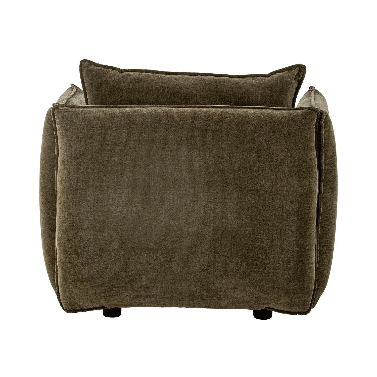 Eleganter Austin Loungesessel in Grün von Bloomingville, gefertigt aus recyceltem Polyester – modern, nachhaltig und komfortabel.