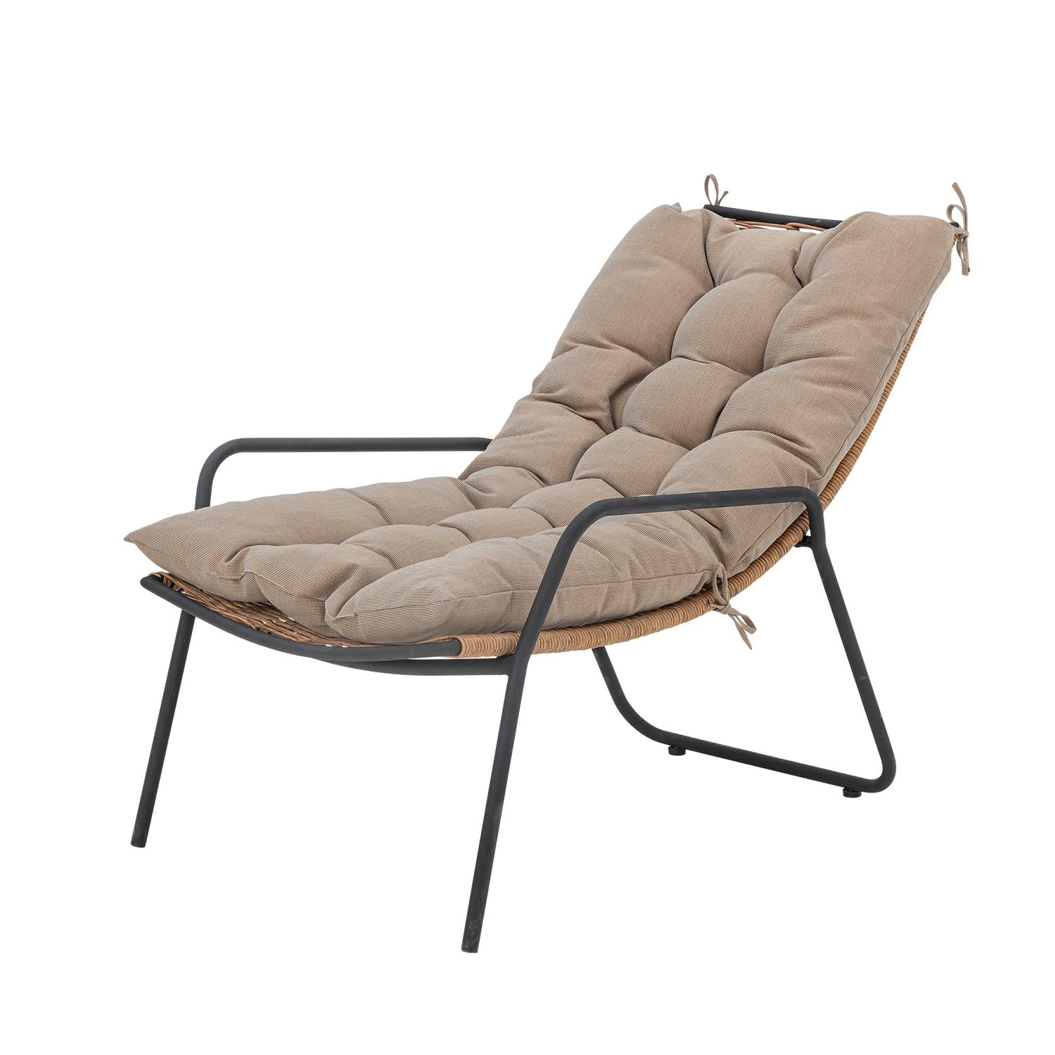 Eleganter Boel Liegestuhl mit Hocker aus Naturholz und Metall von Bloomingville, ideal für Komfort und zeitgemäße Einrichtung.
