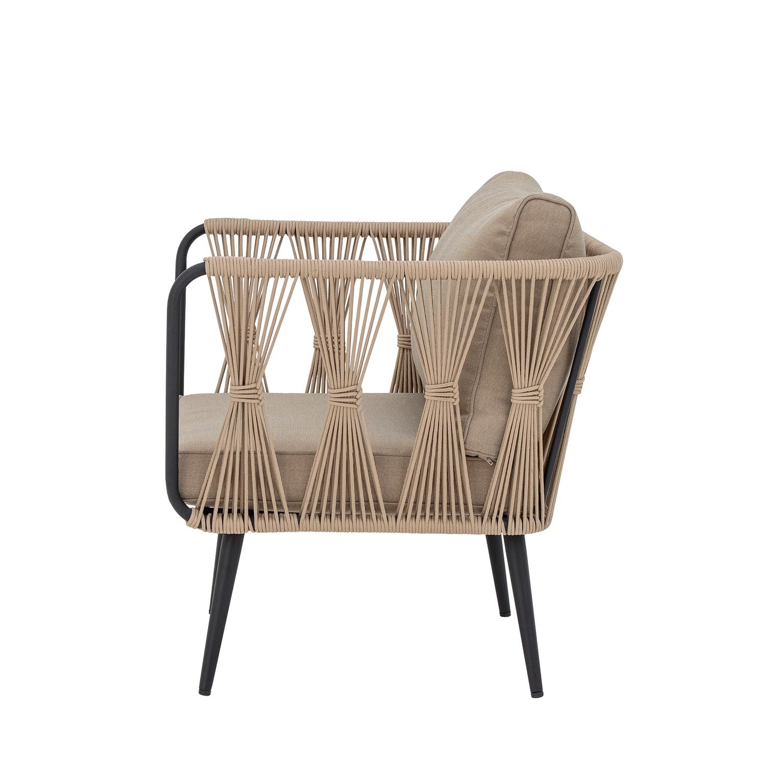 Pavone Fire-resistant Loungesessel, Braun, Metall in Braun präsentiert im Onlineshop von KAQTU Design AG. Sessel ist von Bloomingville