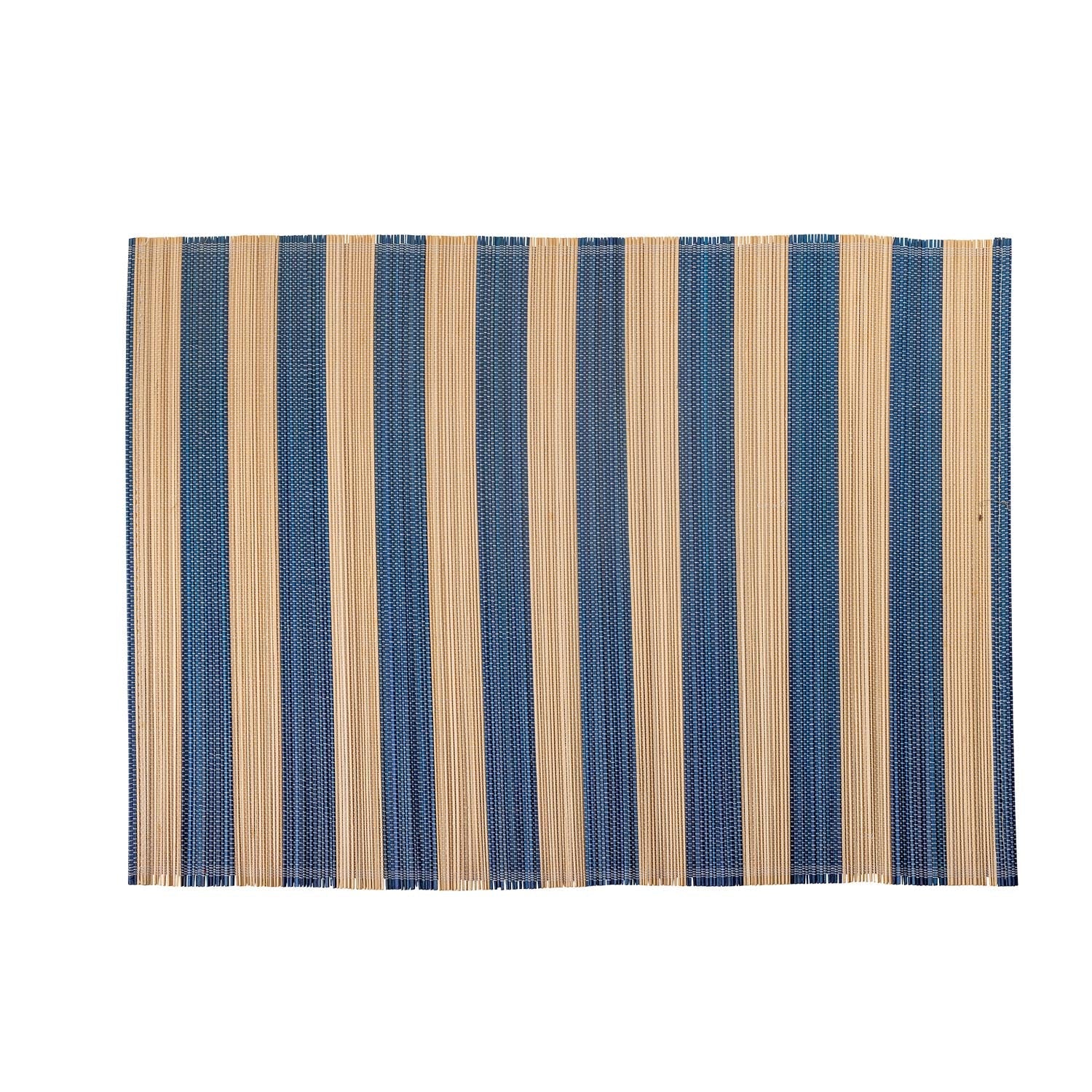 Das Marola Platzdeckchen von Bloomingville aus blauem Bambus verleiht Ihrem Tisch eine natürliche und stilvolle Note.