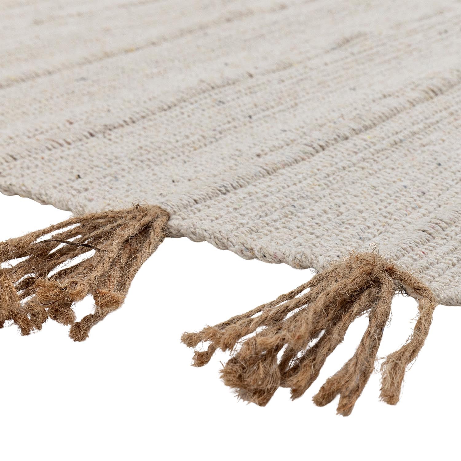 Avino Teppich aus Baumwolle in Natur von Bloomingville, stilvoll und nachhaltig, ideal für gemütliche Wohnräume.