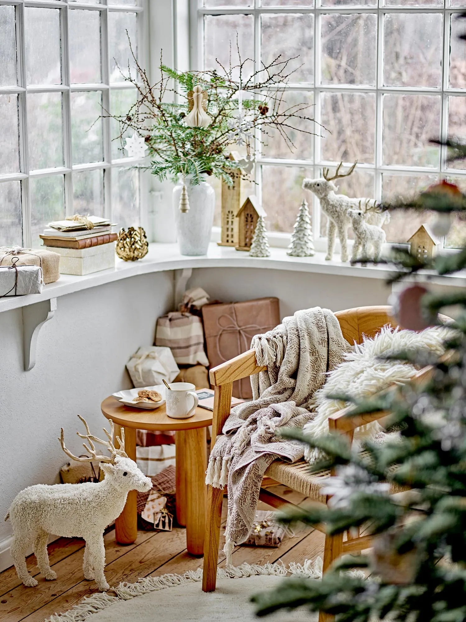 Die Gabriela Decke von Bloomingville in Braun besteht aus recycelter Baumwolle und bietet nachhaltigen Komfort und stilvolles Design.