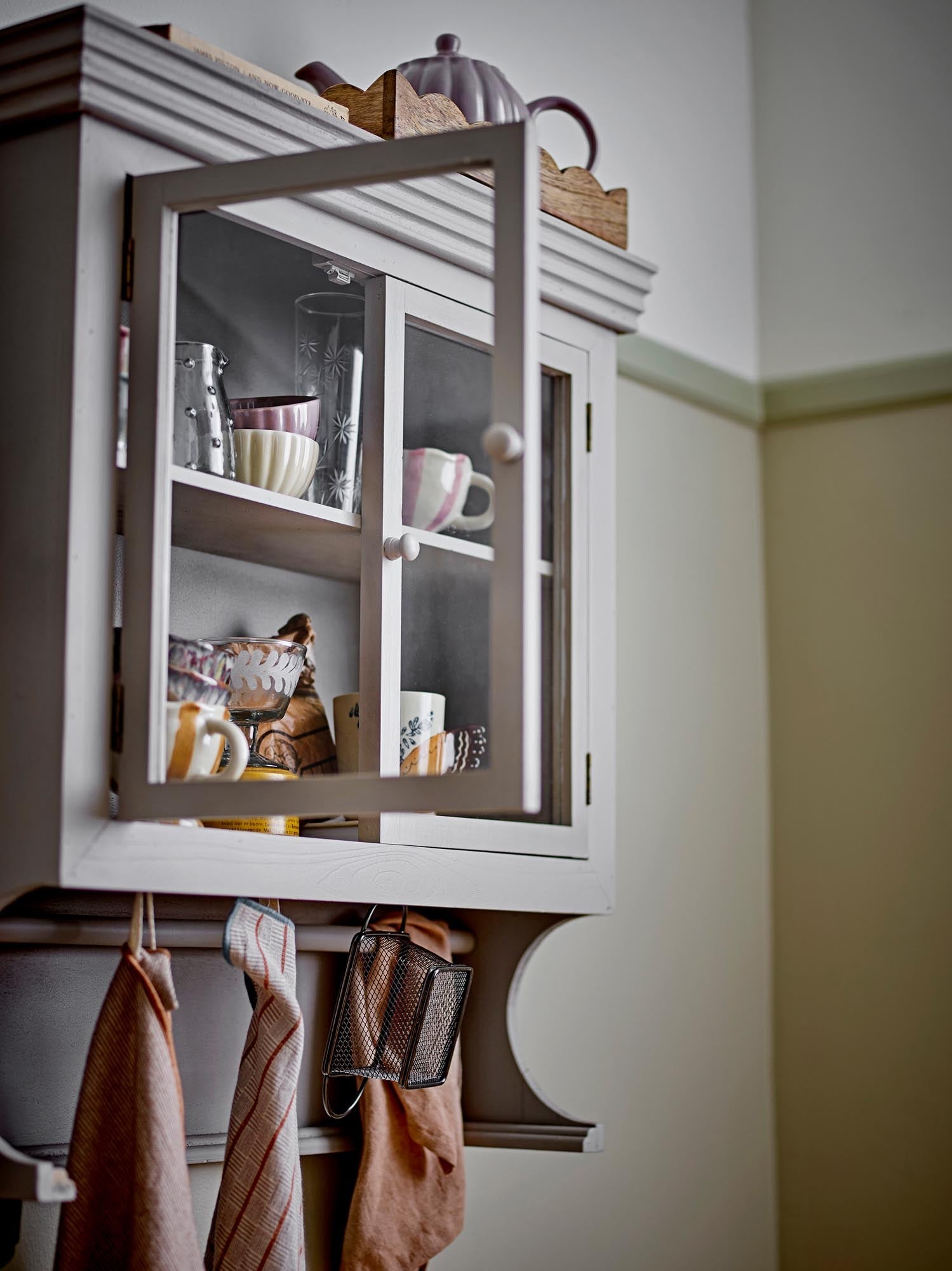 Treviso Küchenhandtuch aus Baumwolle von Bloomingville, in natürlichem Design, perfekt für eine elegante und funktionale Küche.