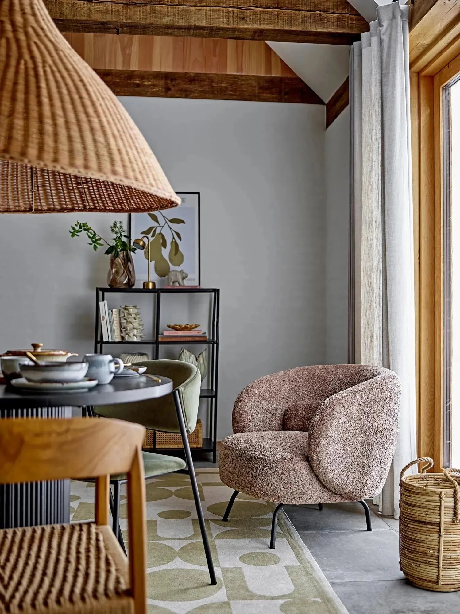 Elegante, tragbare Lampe aus Messing, skandinavisches Design, dimmbar, ideal für drinnen und draußen, inkl. Ladestation.