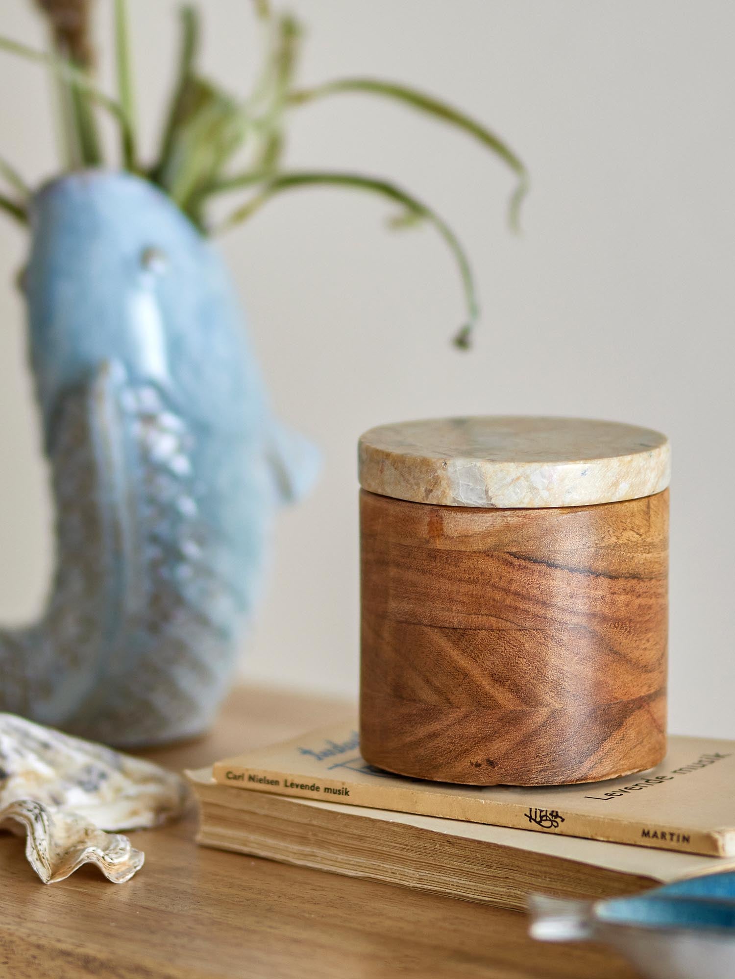 Elegantes Lisanne Gefäss aus FSC®100% Akazienholz, mit Deckel, in natürlichem Design. Perfekt für stilvolle Aufbewahrung.