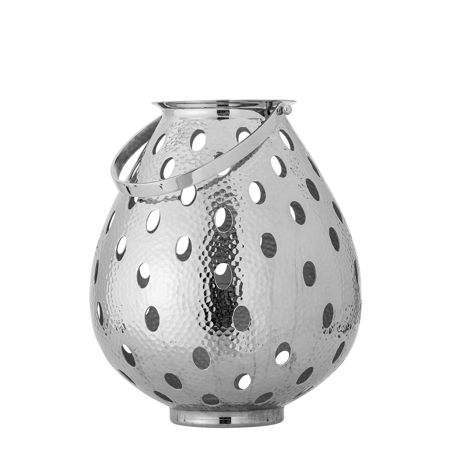 Elegante Maika Laterne aus gehämmertem Aluminium, silber poliert, für stimmungsvolle Lichtspiele drinnen & draussen.