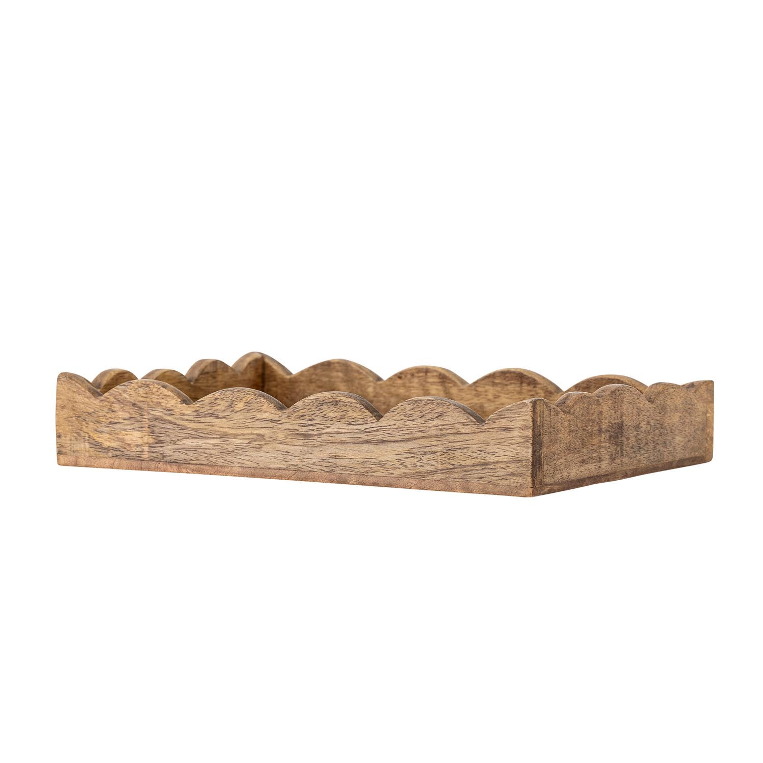 Das Namira Serviertablett von Bloomingville aus FSC-zertifiziertem Mangoholz vereint Nachhaltigkeit mit natürlichem, zeitlosem Design.