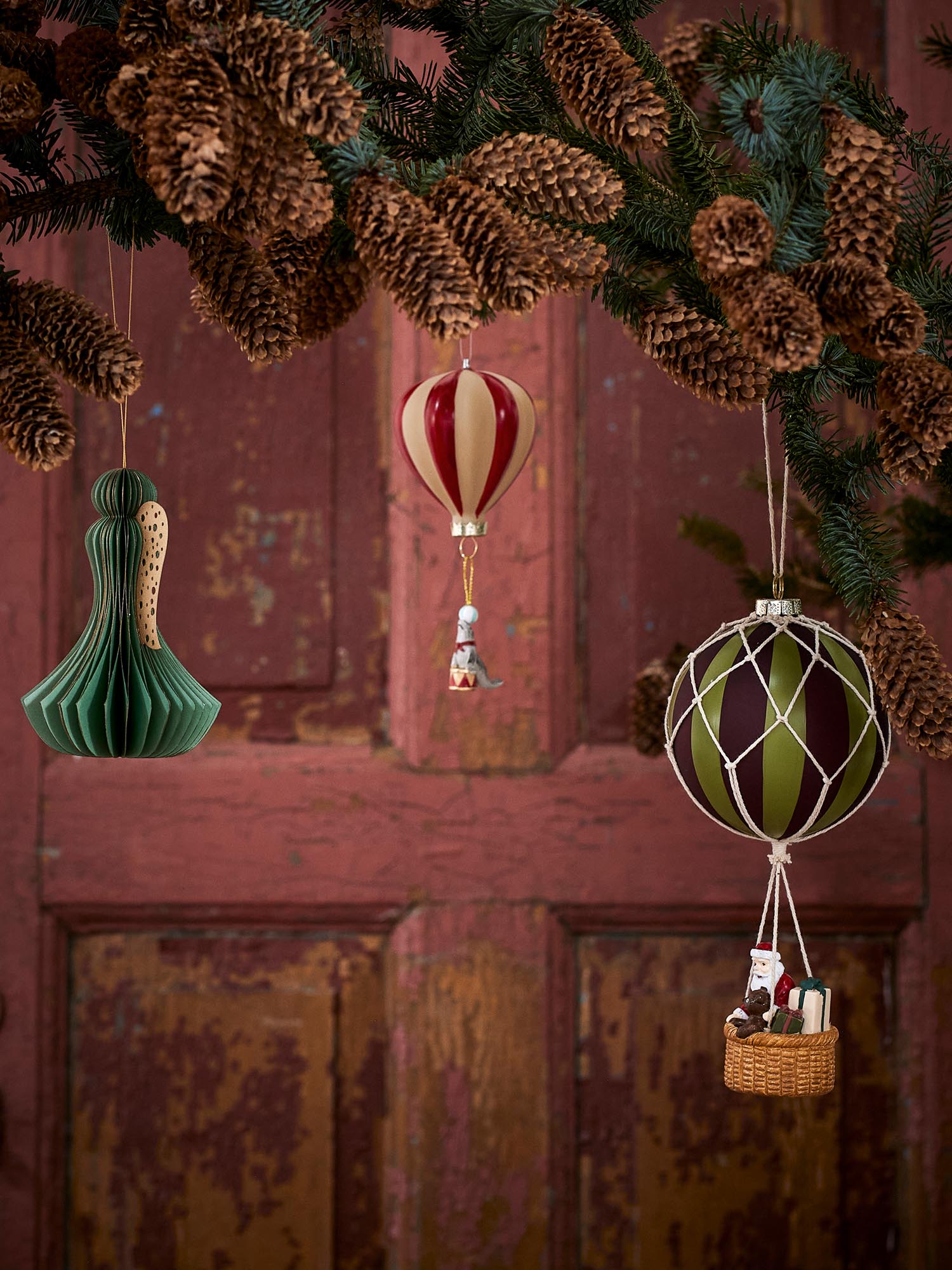 Hettie Ornament, Rot, Glas in Rot präsentiert im Onlineshop von KAQTU Design AG. Ornament ist von Bloomingville