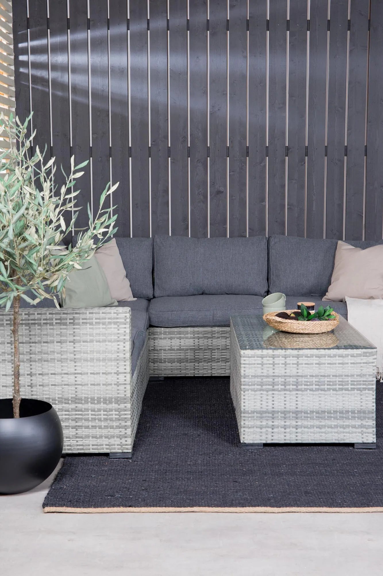 Amazon Ecksofa Outdoorset 110cm in Grau/Grau präsentiert im Onlineshop von KAQTU Design AG. Loungeset ist von Venture Home