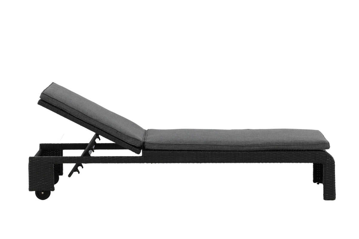 Sonnenliege London von Venture Home in Schwarz mit grauem Kissen und Korbgeflecht