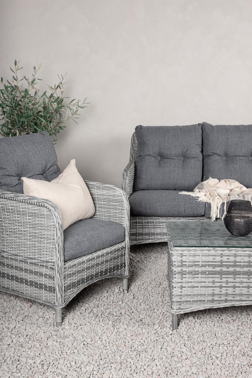 Vikelund Sofagarnitur in Grau präsentiert im Onlineshop von KAQTU Design AG. Loungeset ist von Venture Home