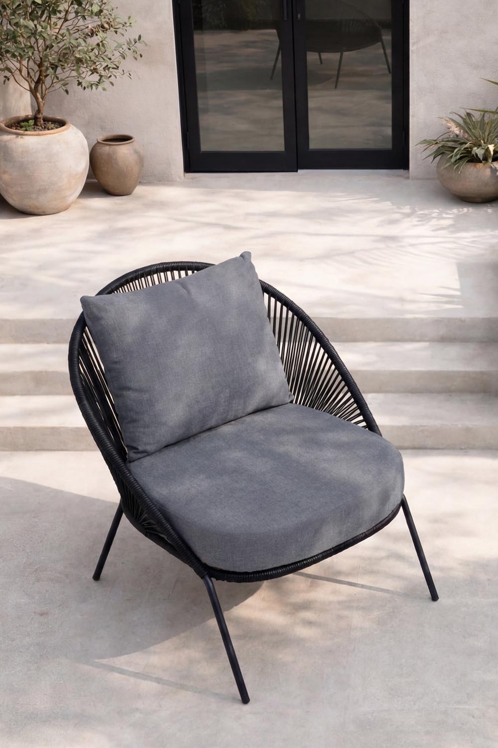 Lindos Sessel in Schwarz präsentiert im Onlineshop von KAQTU Design AG. Outdoor-Sessel ist von Venture Home