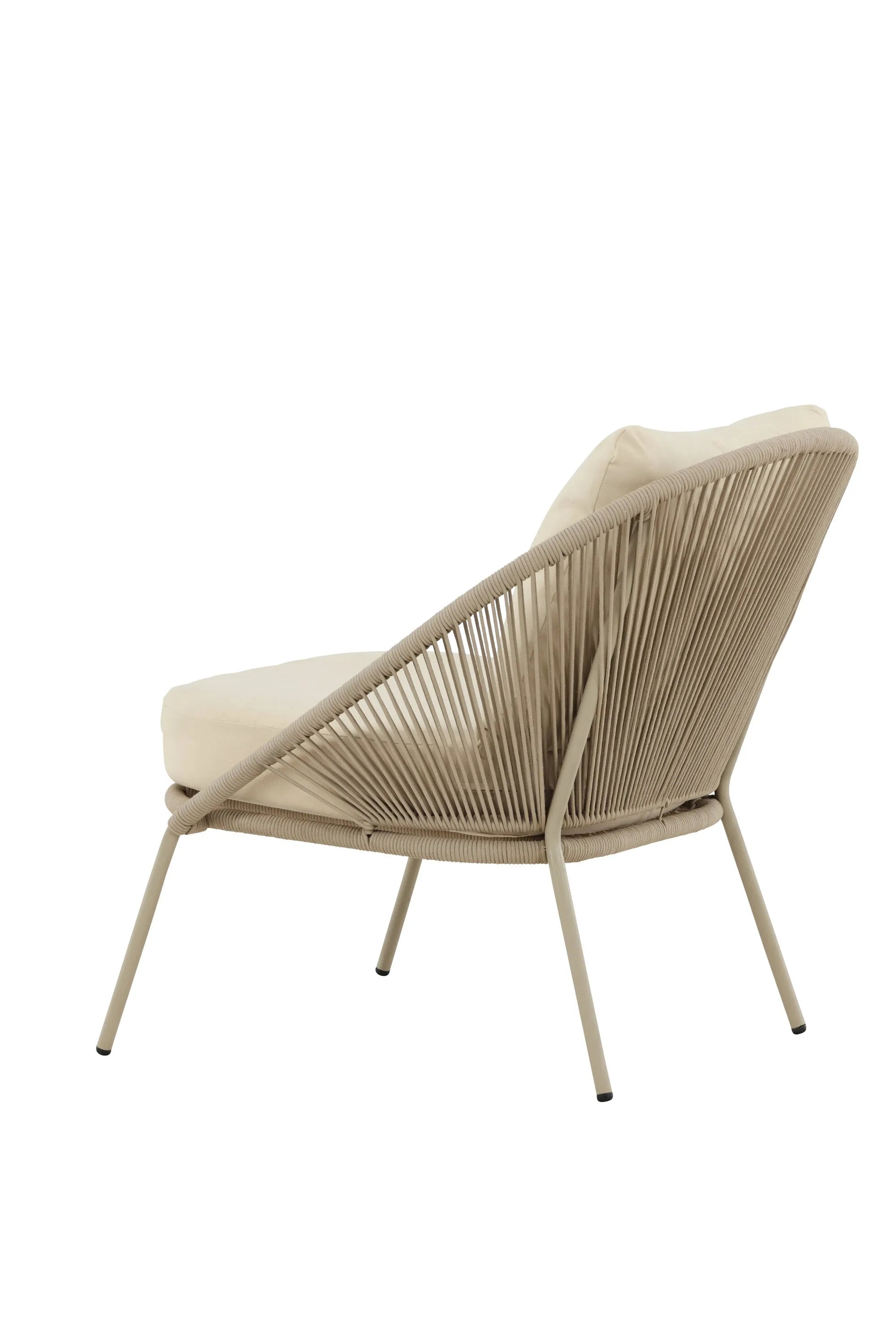 Der Lindos Loungesessel von Venture Home bietet stilvollen Komfort und modernes Design für ein elegantes Wohnambiente.
