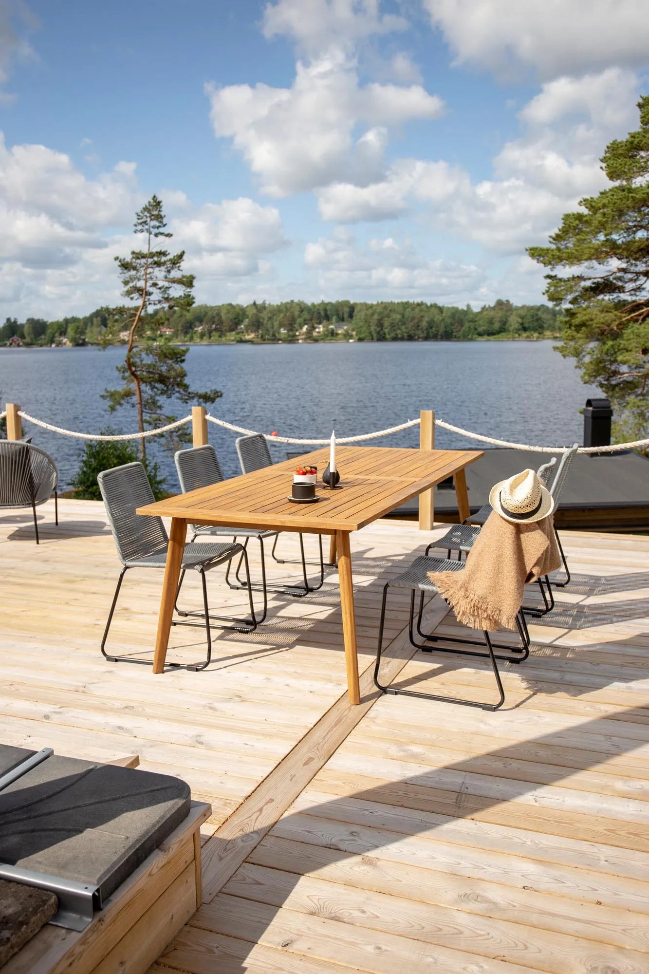 Lindos Gartenstuhl: Stilvoller Komfort für Ihre Terrasse.