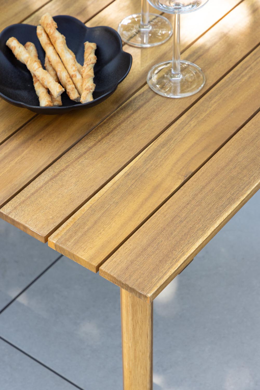 Chania Sofa Outdoorset 110cm in Schwarz präsentiert im Onlineshop von KAQTU Design AG. Loungeset ist von Venture Home