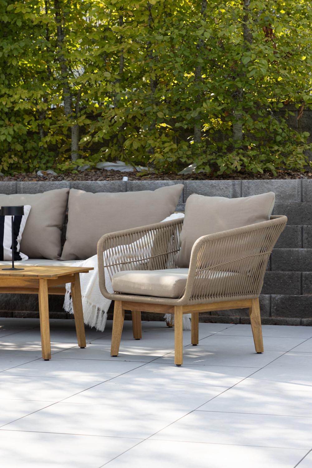 Chania Sofa Outdoorset 110cm in Latte präsentiert im Onlineshop von KAQTU Design AG. Loungeset ist von Venture Home